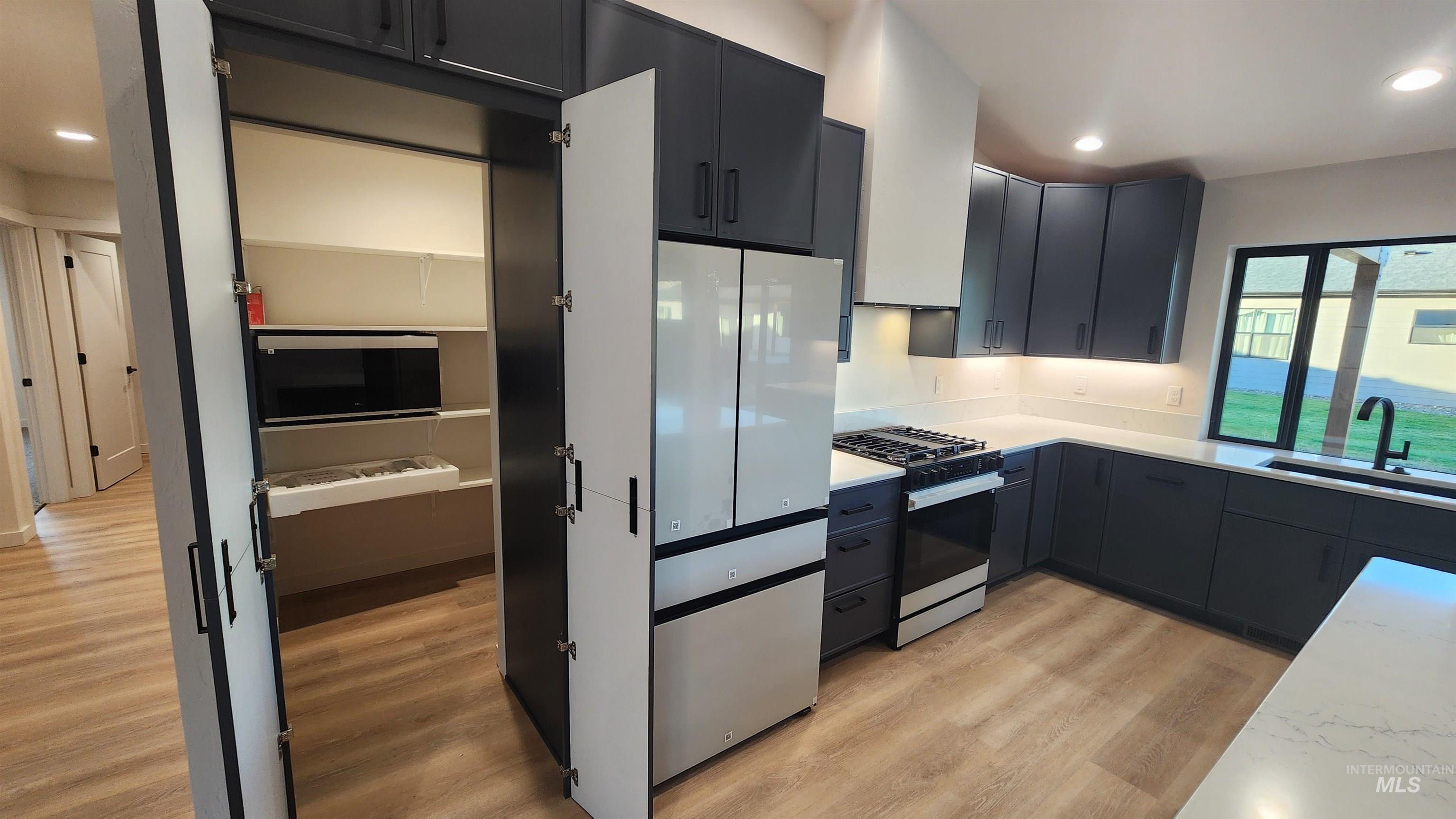 1733 Canyon Crest Way, Lewiston, Idaho 83501, 3 Bedrooms, 2.5 Bathrooms, Residential For Sale, Price $595,000, 98968484