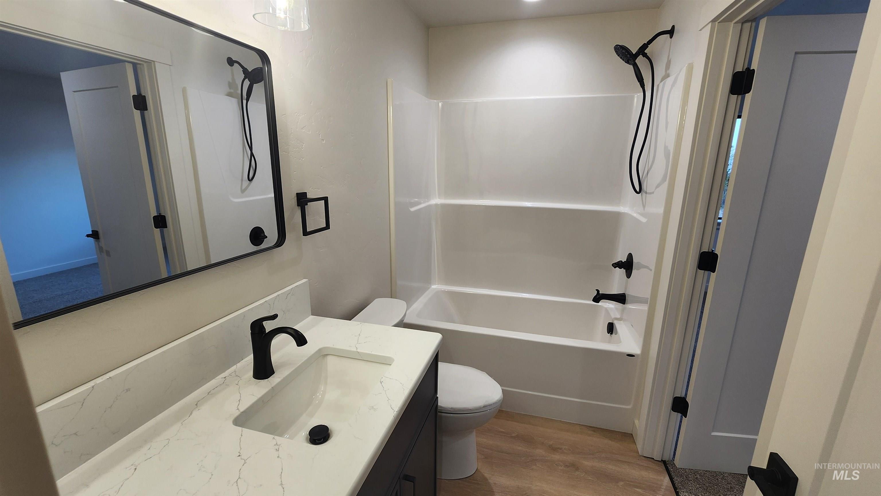 1733 Canyon Crest Way, Lewiston, Idaho 83501, 3 Bedrooms, 2.5 Bathrooms, Residential For Sale, Price $595,000, 98968484