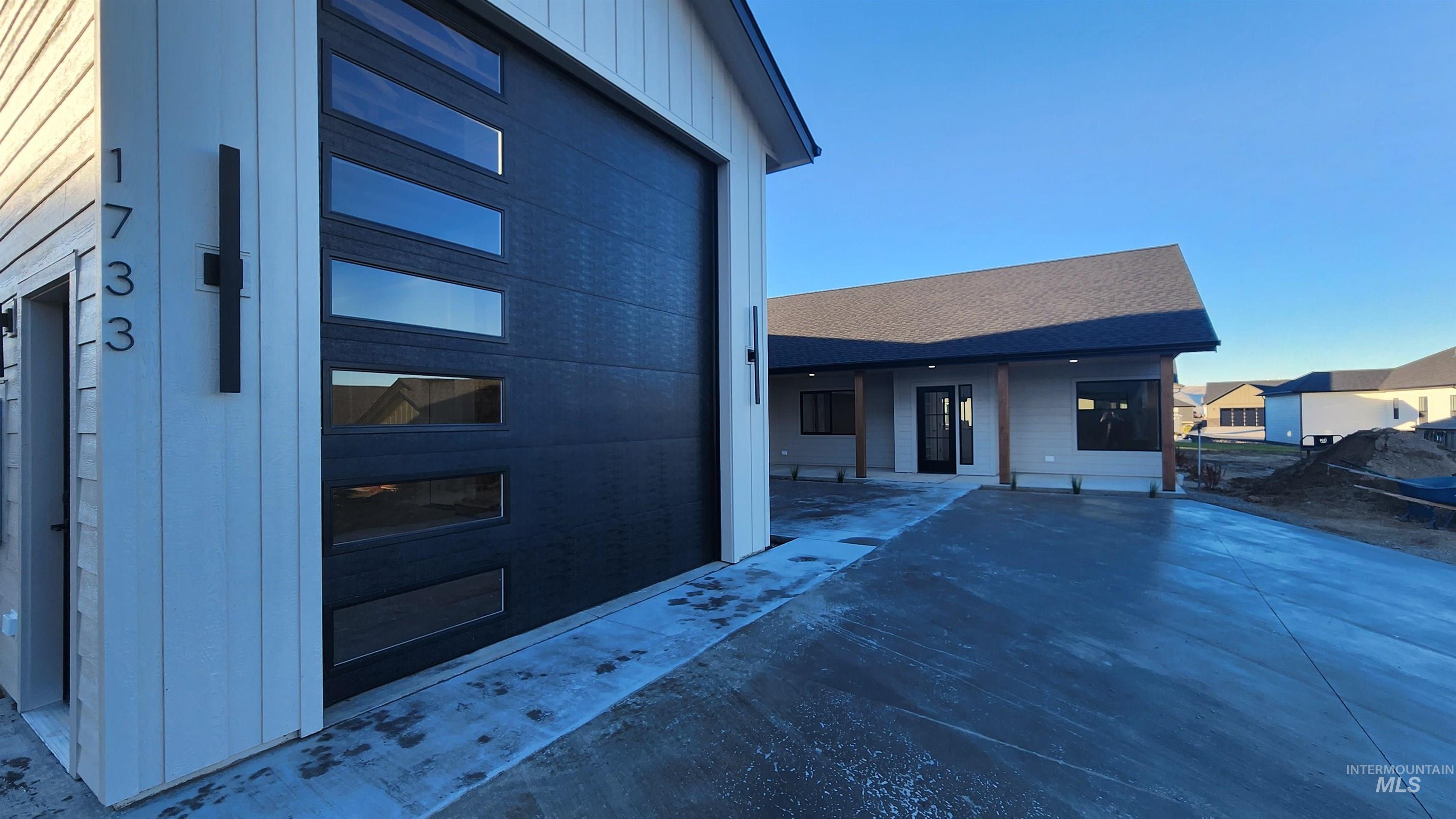 1733 Canyon Crest Way, Lewiston, Idaho 83501, 3 Bedrooms, 2.5 Bathrooms, Residential For Sale, Price $595,000, 98968484