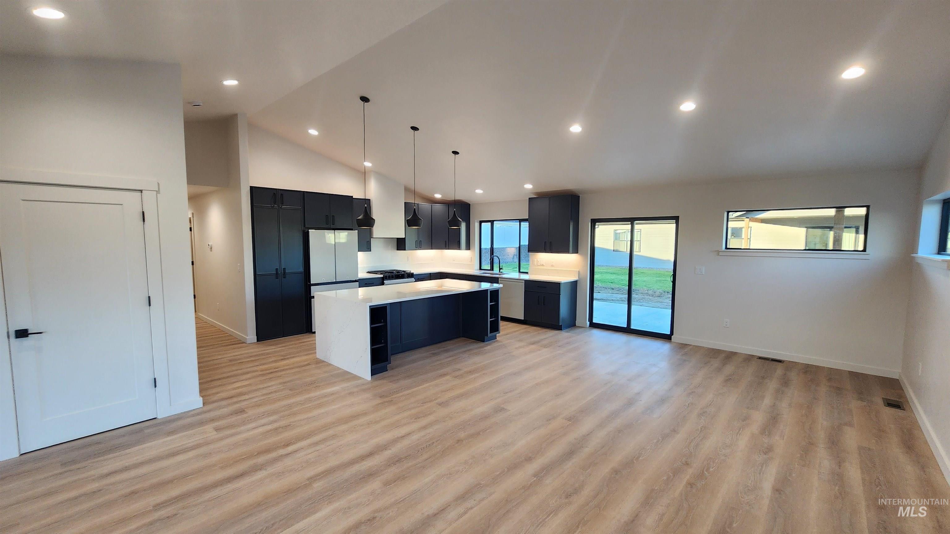 1733 Canyon Crest Way, Lewiston, Idaho 83501, 3 Bedrooms, 2.5 Bathrooms, Residential For Sale, Price $595,000, 98968484