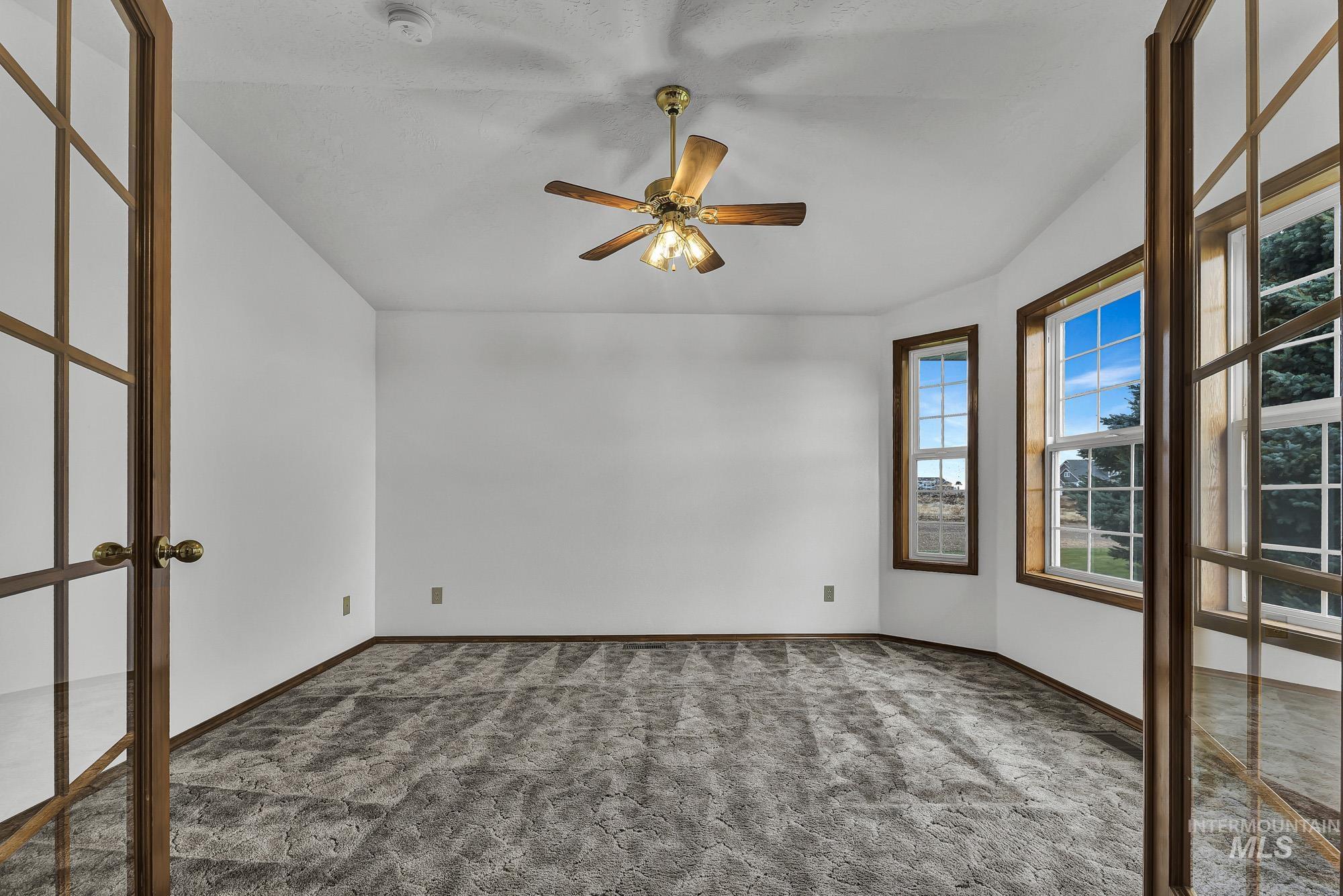 4675 SW Lark Dr, Mountain Home, Idaho 83647, 3 Bedrooms, 2 Bathrooms, Residential For Sale, Price $865,000, 98968503