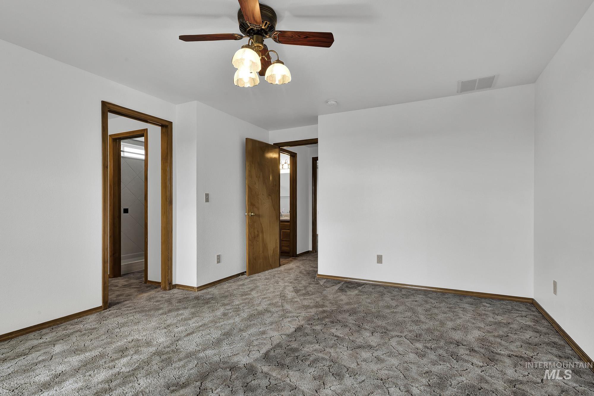 4675 SW Lark Dr, Mountain Home, Idaho 83647, 3 Bedrooms, 2 Bathrooms, Residential For Sale, Price $865,000, 98968503