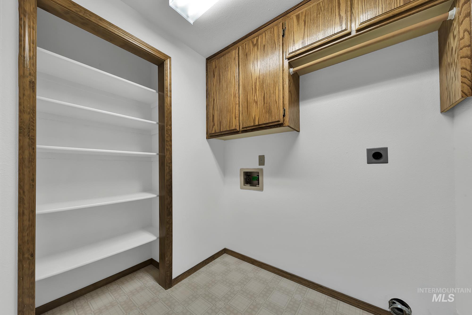 4675 SW Lark Dr, Mountain Home, Idaho 83647, 3 Bedrooms, 2 Bathrooms, Residential For Sale, Price $865,000, 98968503