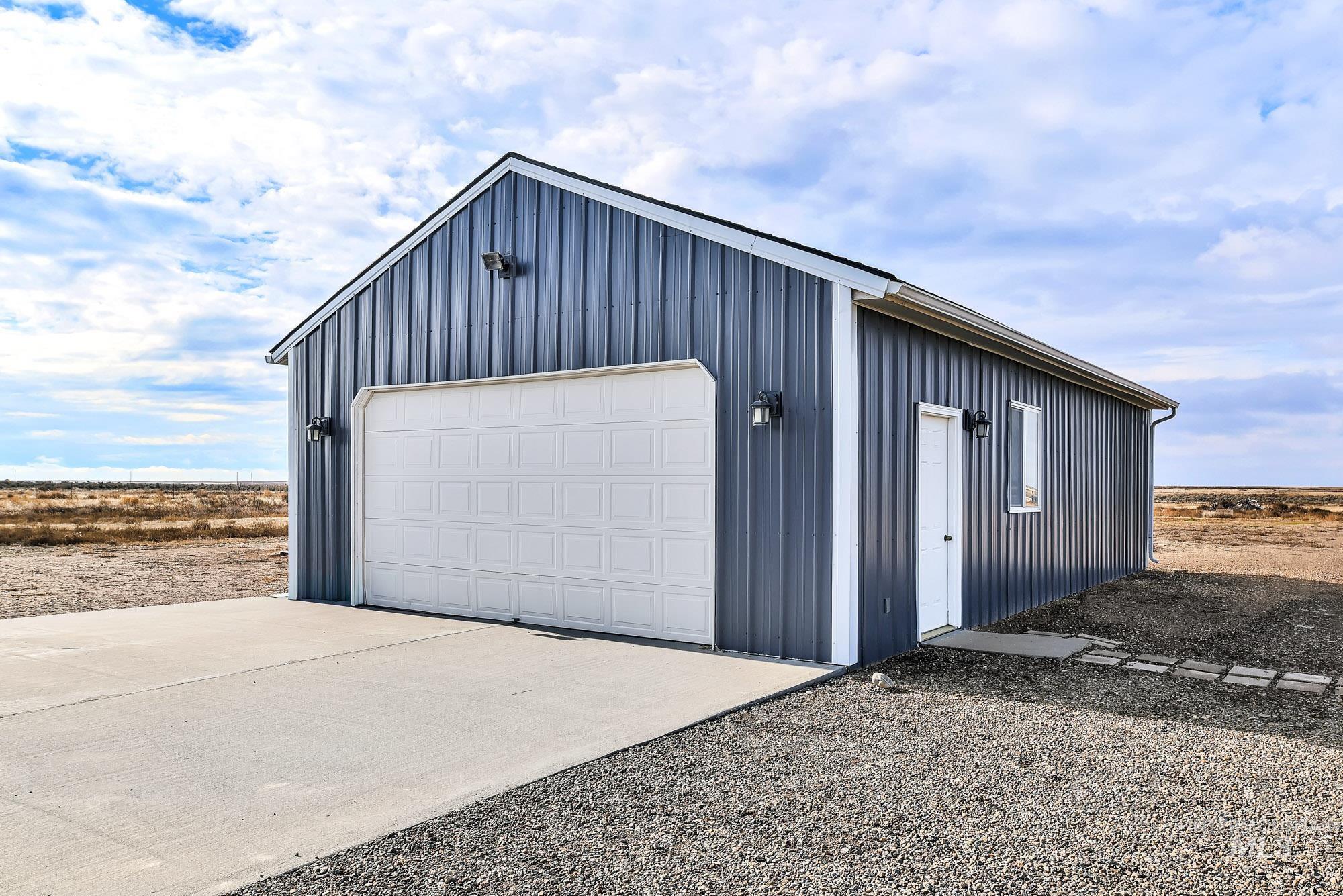 4675 SW Lark Dr, Mountain Home, Idaho 83647, 3 Bedrooms, 2 Bathrooms, Residential For Sale, Price $865,000, 98968503