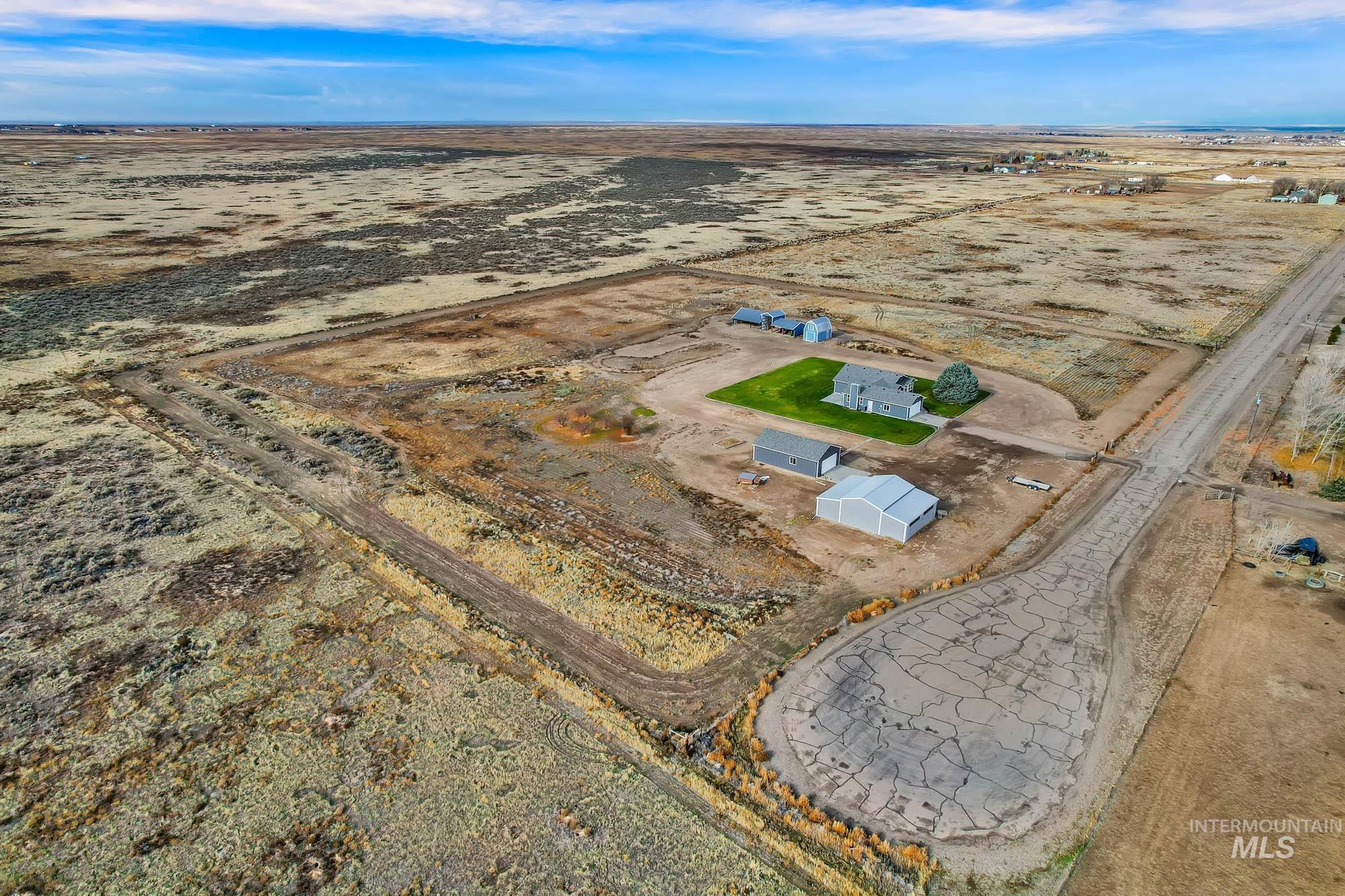 4675 SW Lark Dr, Mountain Home, Idaho 83647, 3 Bedrooms, 2 Bathrooms, Residential For Sale, Price $865,000, 98968503