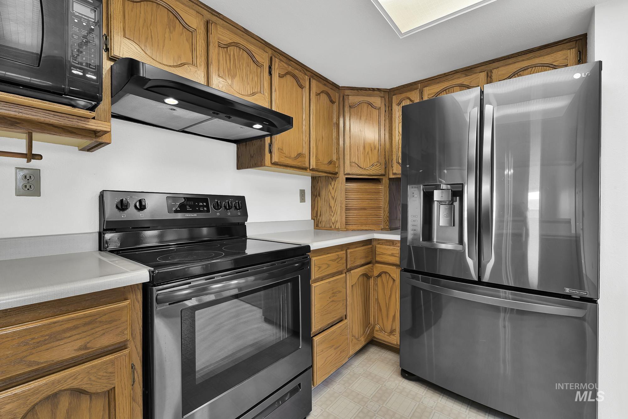 4675 SW Lark Dr, Mountain Home, Idaho 83647, 3 Bedrooms, 2 Bathrooms, Residential For Sale, Price $865,000, 98968503