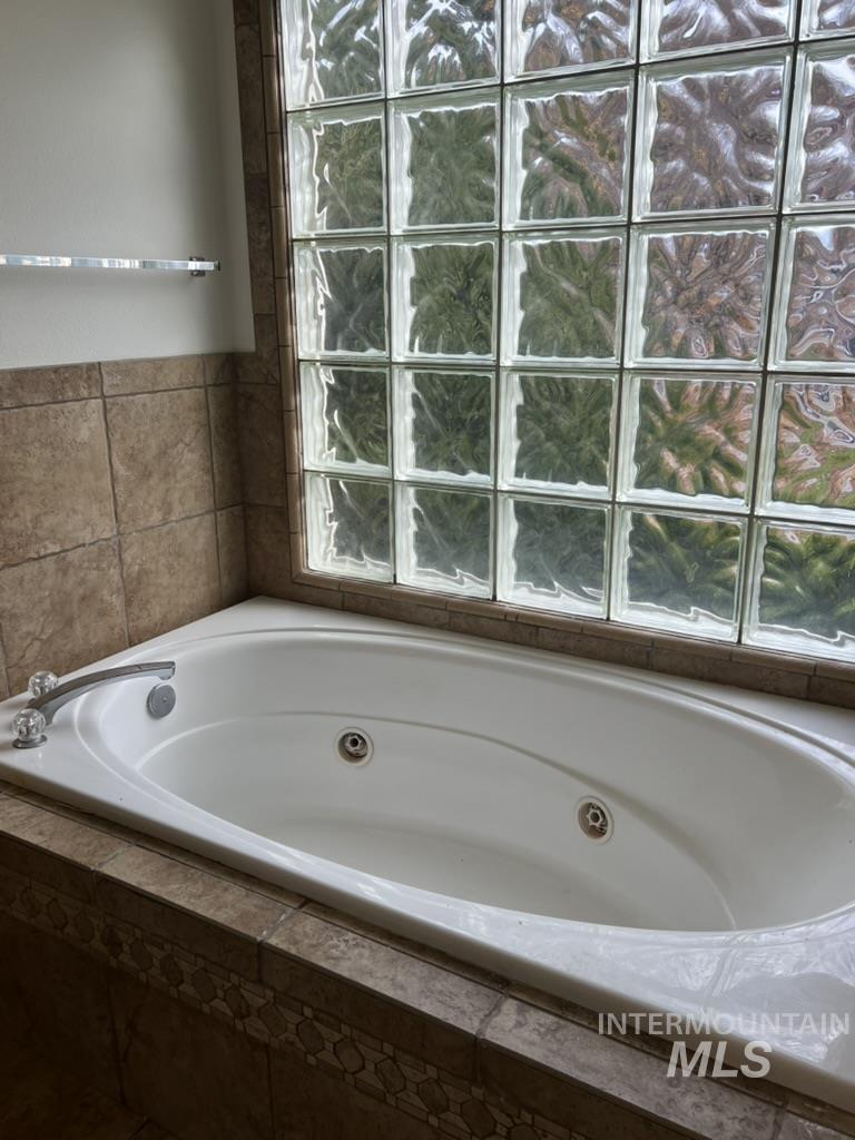 1133 N Torrey Pines, Eagle, Idaho 83616, 4 Bedrooms, 2 Bathrooms, Residential For Sale, Price $599,900, 98968506