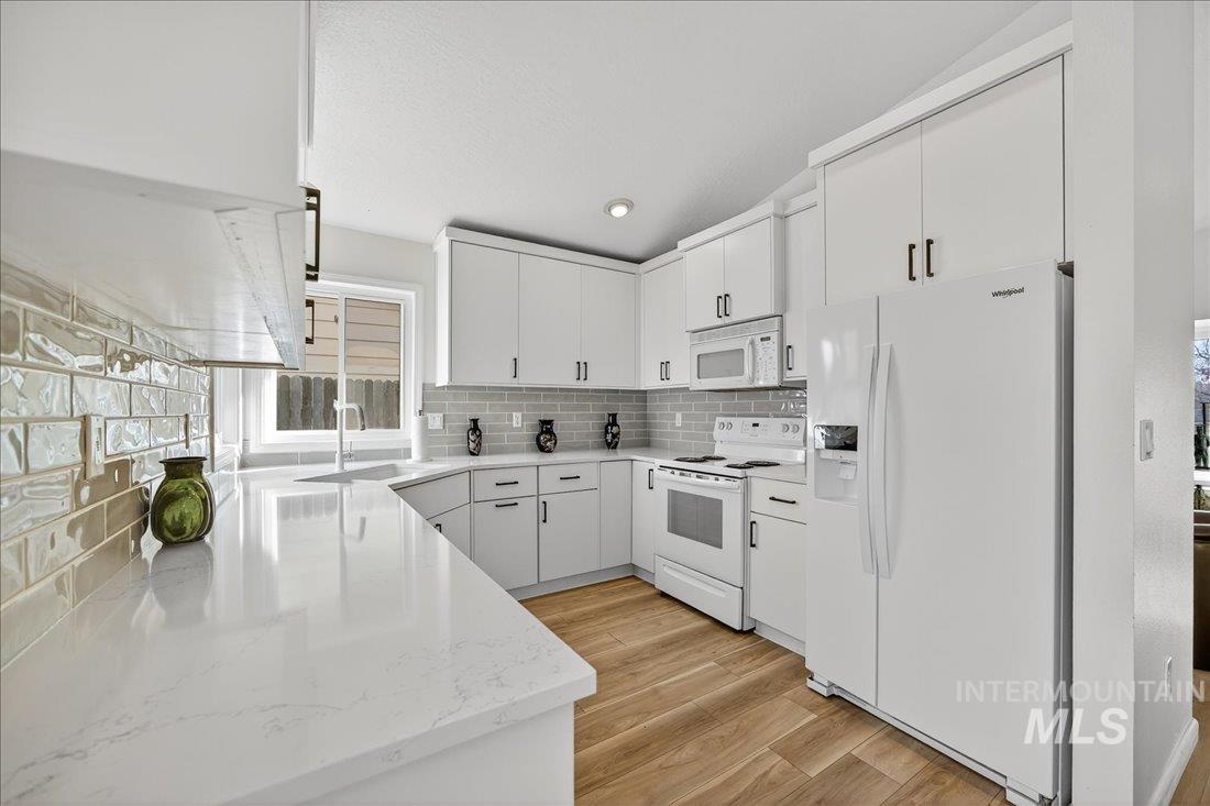 5672 W Drawbridge Dr., Boise, Idaho 83703, 3 Bedrooms, 2 Bathrooms, Residential For Sale, Price $455,000, 98968517