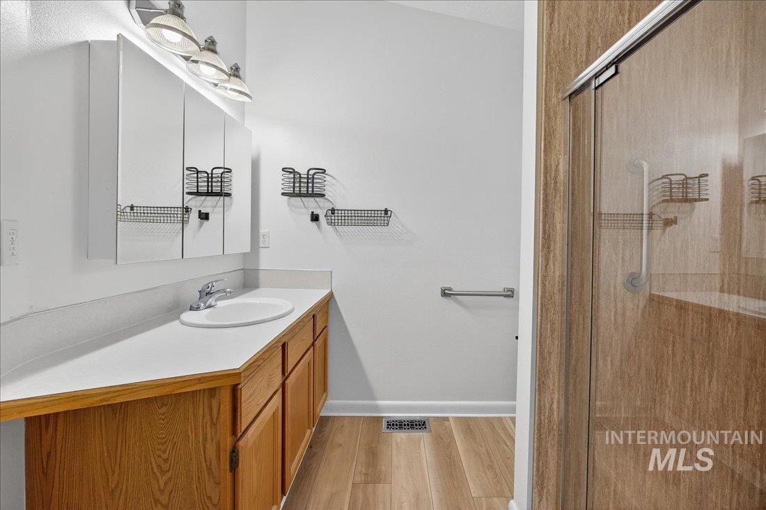 5672 W Drawbridge Dr., Boise, Idaho 83703, 3 Bedrooms, 2 Bathrooms, Residential For Sale, Price $455,000, 98968517