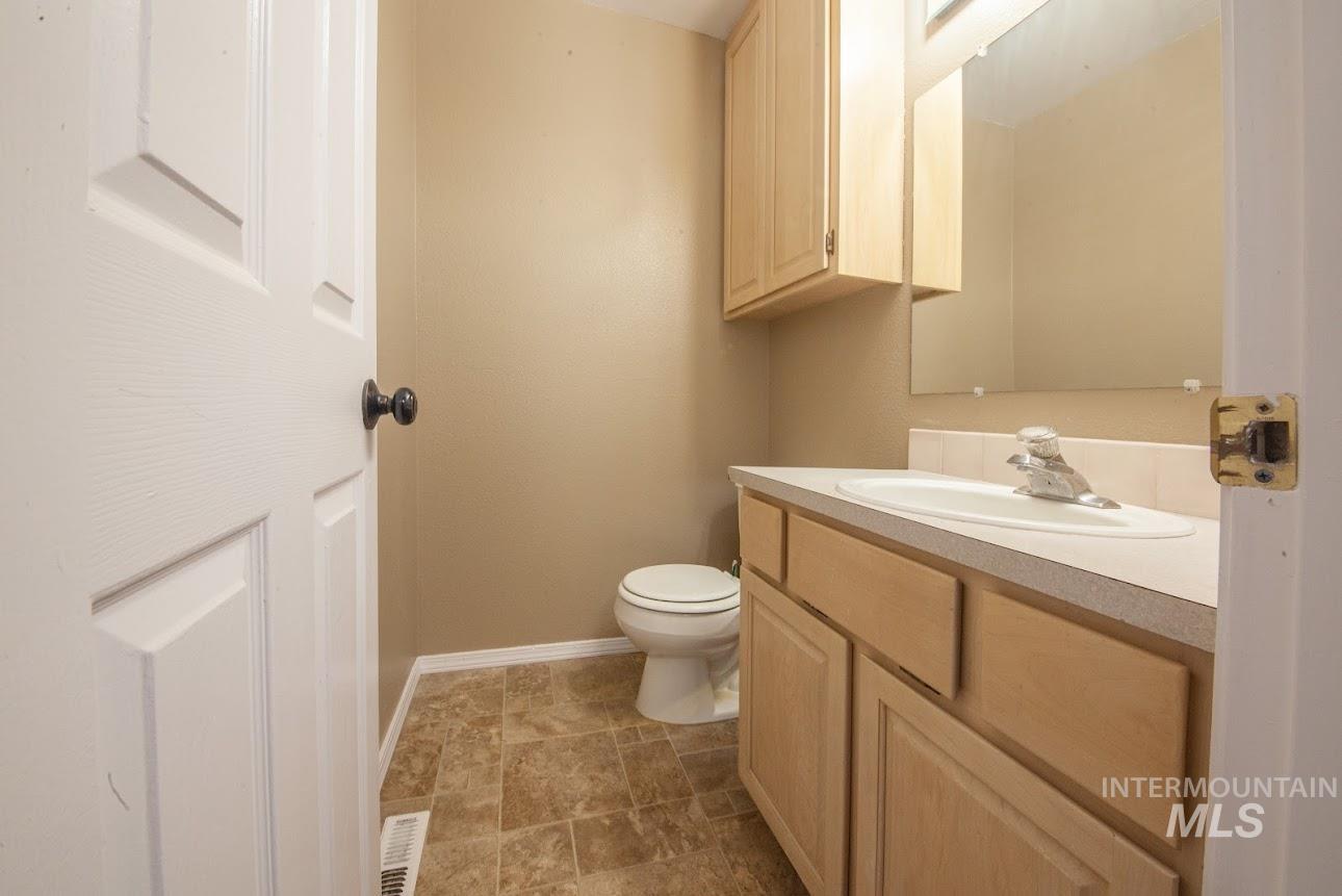 2975 Dove Dr, Clarkston, Washington 99403, 6 Bedrooms, 3.5 Bathrooms, Residential For Sale, Price $509,000, 98968518