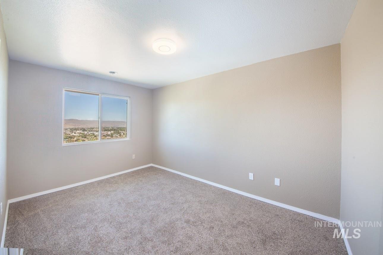 2975 Dove Dr, Clarkston, Washington 99403, 6 Bedrooms, 3.5 Bathrooms, Residential For Sale, Price $509,000, 98968518