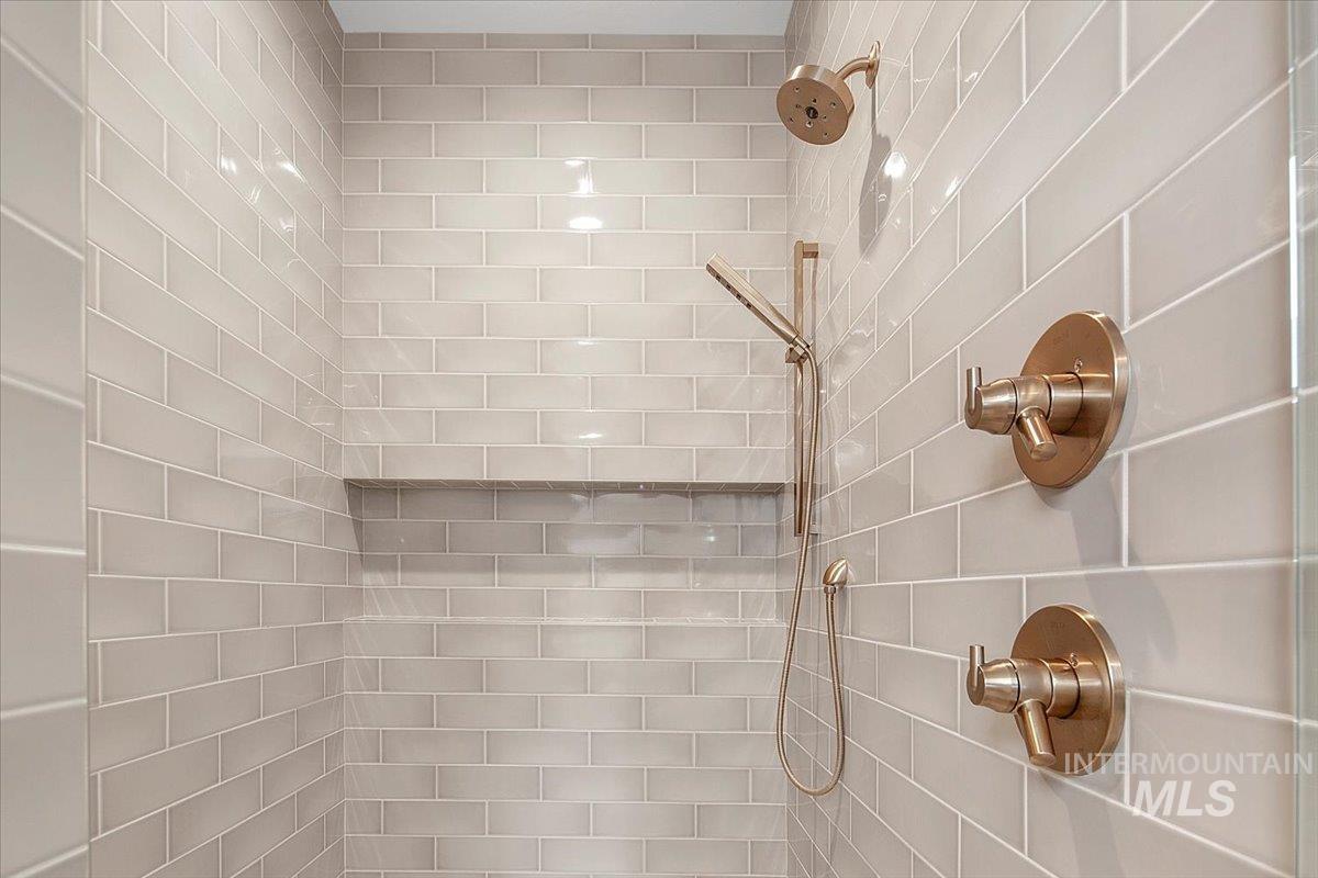 2735 N Fruniz Ave, Eagle, Idaho 83616, 4 Bedrooms, 3.5 Bathrooms, Residential For Sale, Price $1,189,000, 98968524