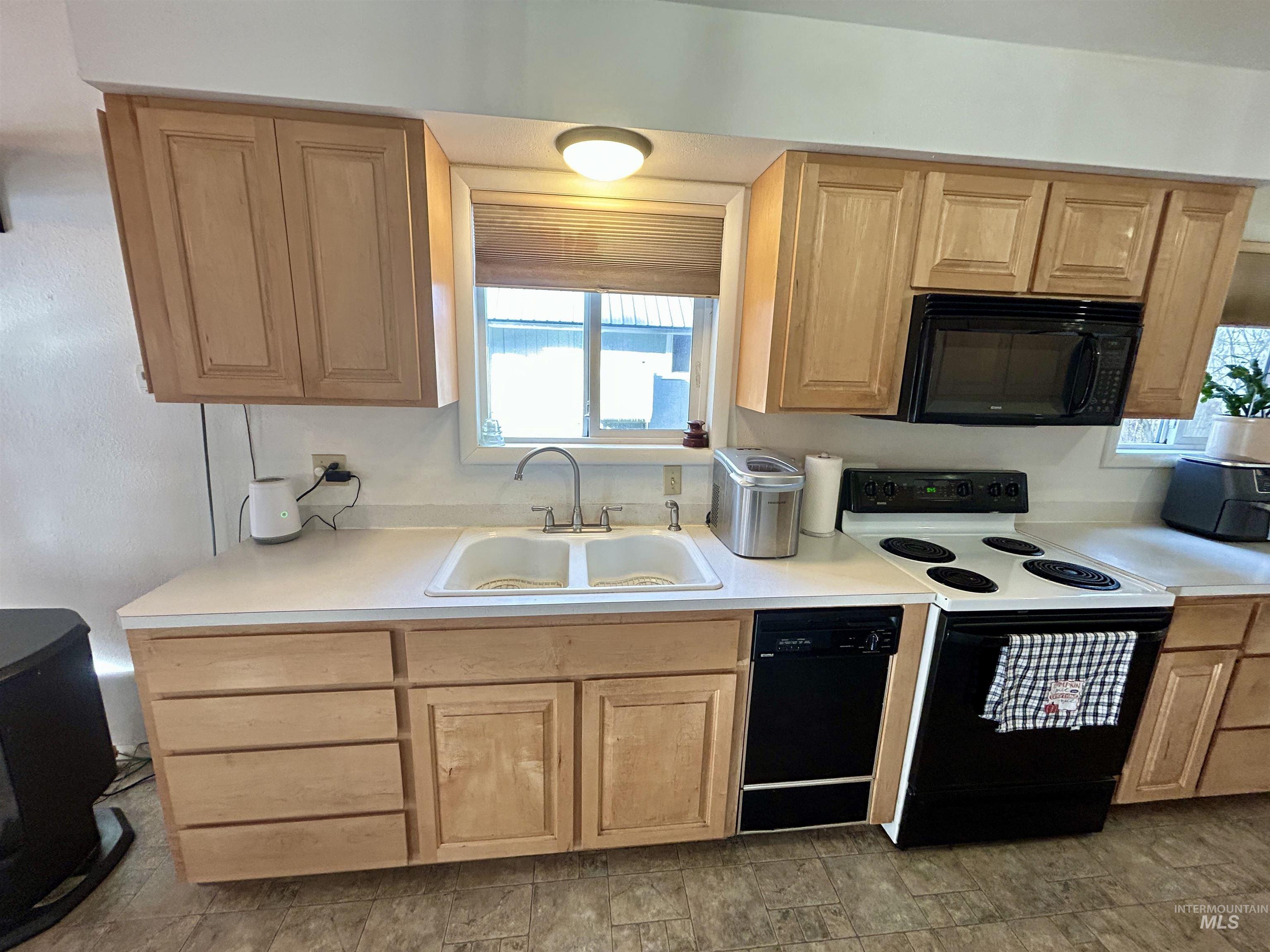 314 Lapwai St., Winchester, Idaho 83555, 2 Bedrooms, 2 Bathrooms, Residential For Sale, Price $324,900, 98968527