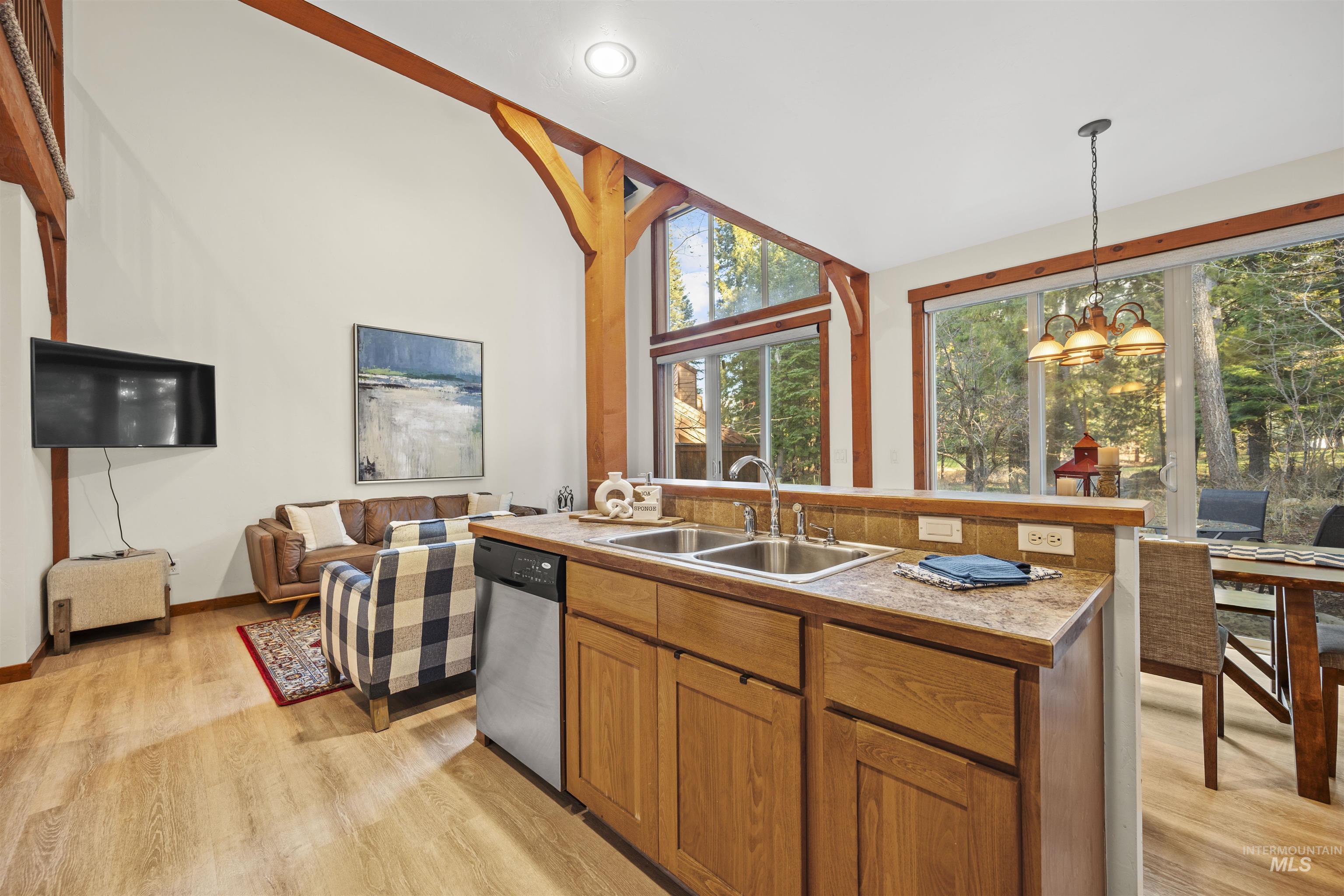 817 Reedy Lane, McCall, Idaho 83638, 3 Bedrooms, 2 Bathrooms, Residential For Sale, Price $669,900, 98968533