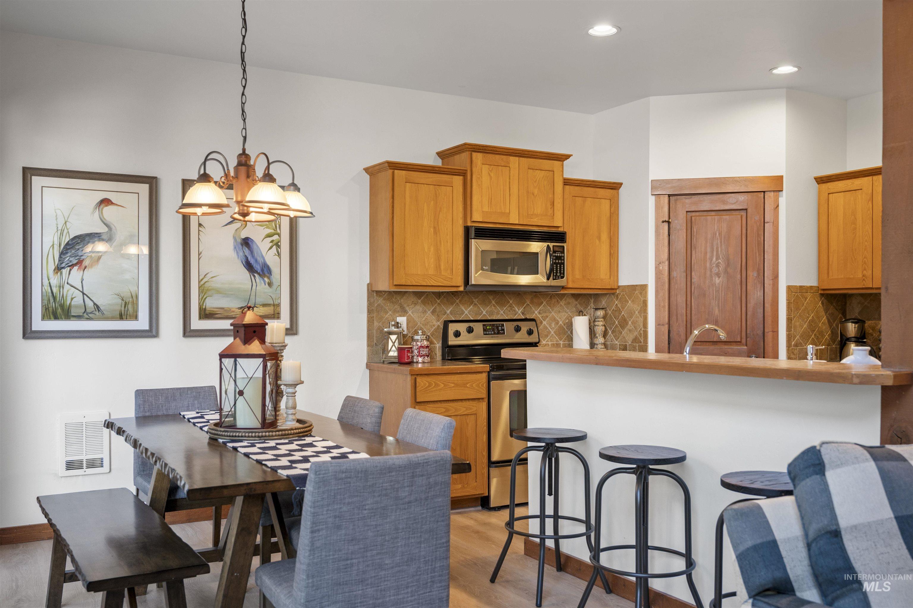 817 Reedy Lane, McCall, Idaho 83638, 3 Bedrooms, 2 Bathrooms, Residential For Sale, Price $669,900, 98968533