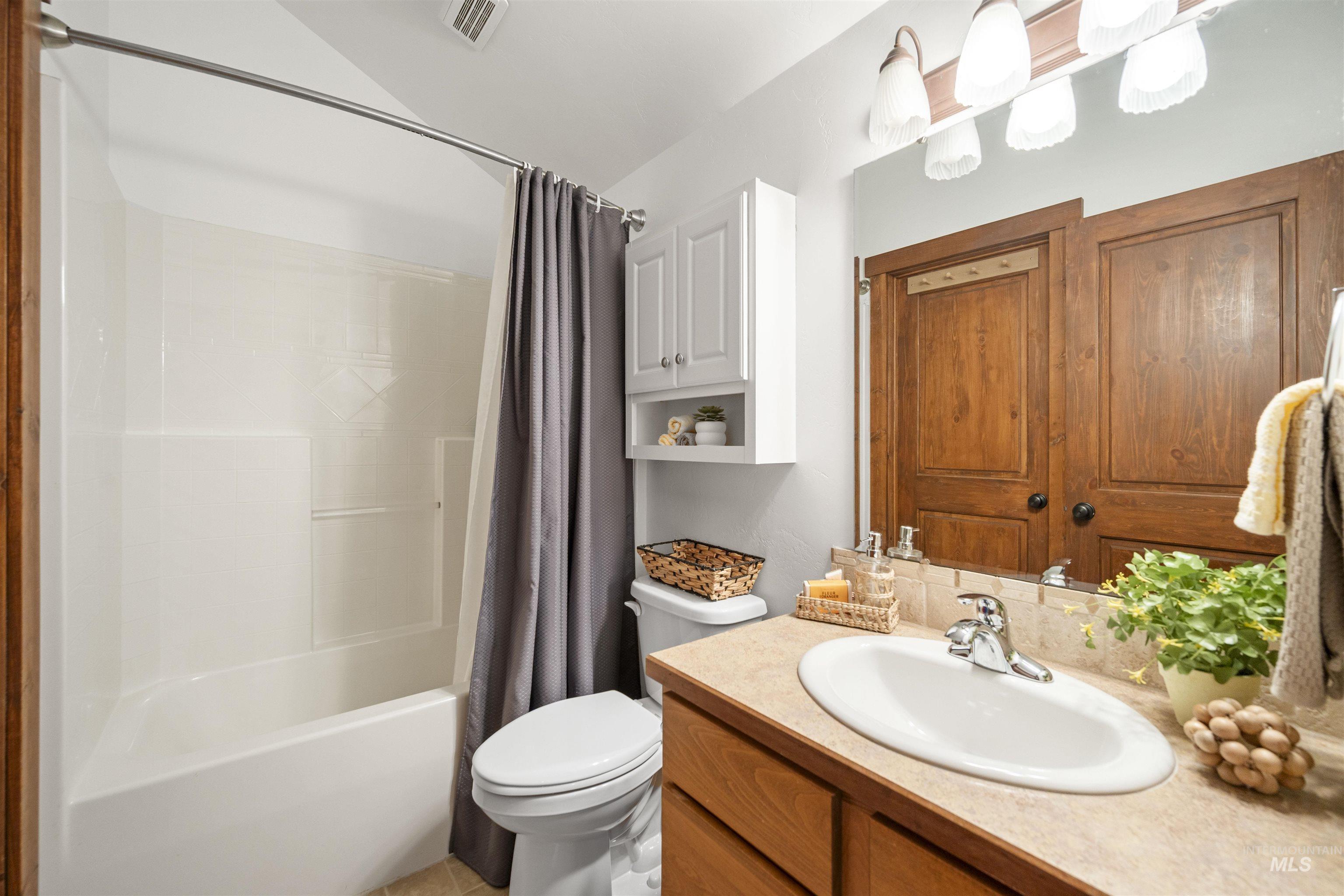 817 Reedy Lane, McCall, Idaho 83638, 3 Bedrooms, 2 Bathrooms, Residential For Sale, Price $669,900, 98968533