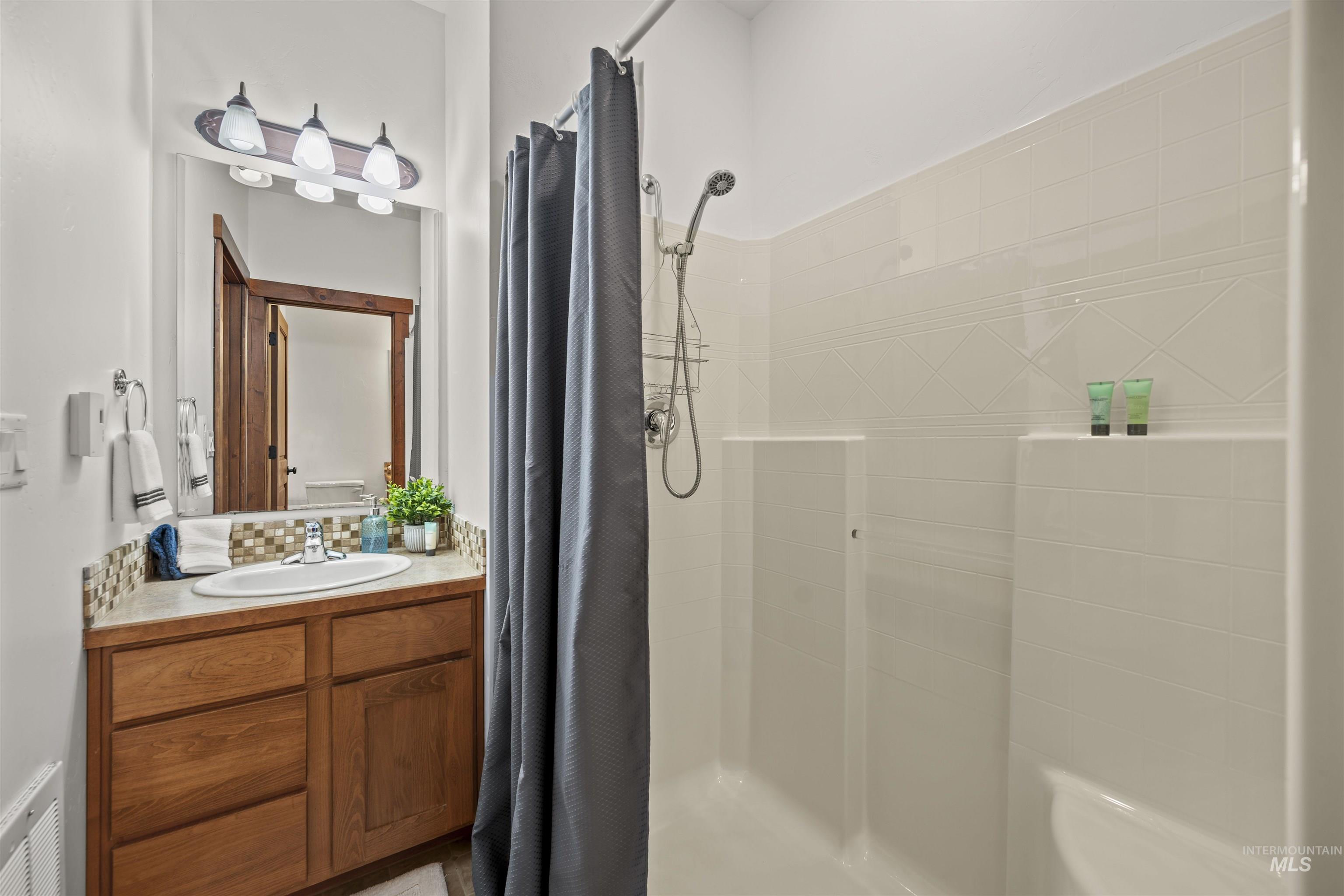 817 Reedy Lane, McCall, Idaho 83638, 3 Bedrooms, 2 Bathrooms, Residential For Sale, Price $669,900, 98968533