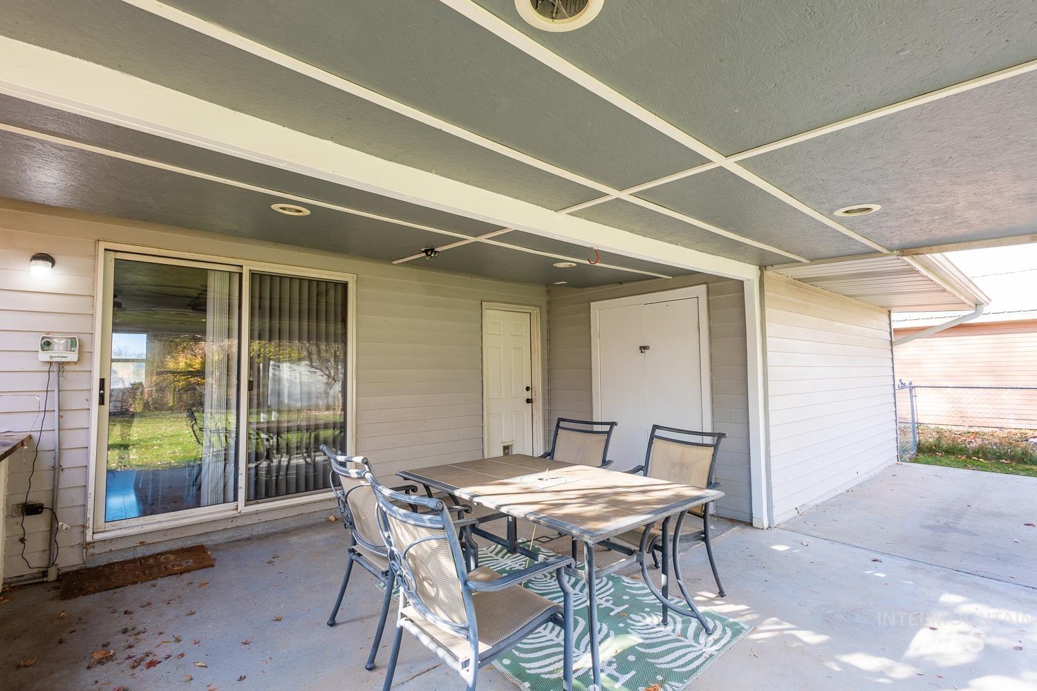 View of patio / terrace with outdoor dining space