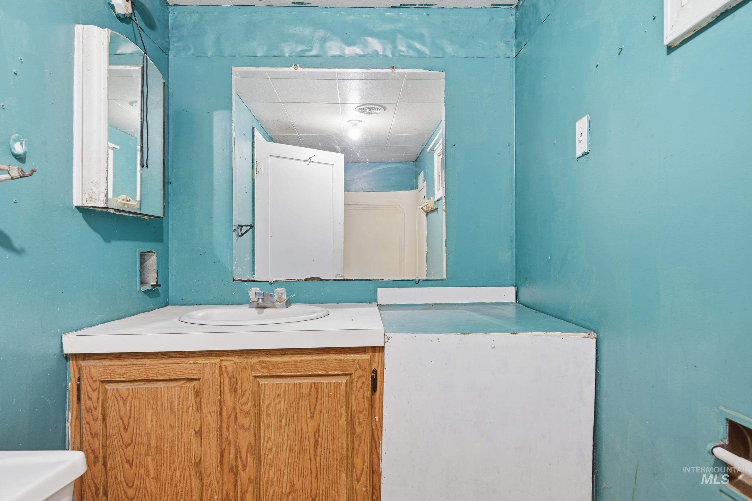 106 N 5th St, Parma, Idaho 83660, 1 Bedroom, 1 Bathroom, Residential Income For Sale, Price $240,000,MLS 98968543