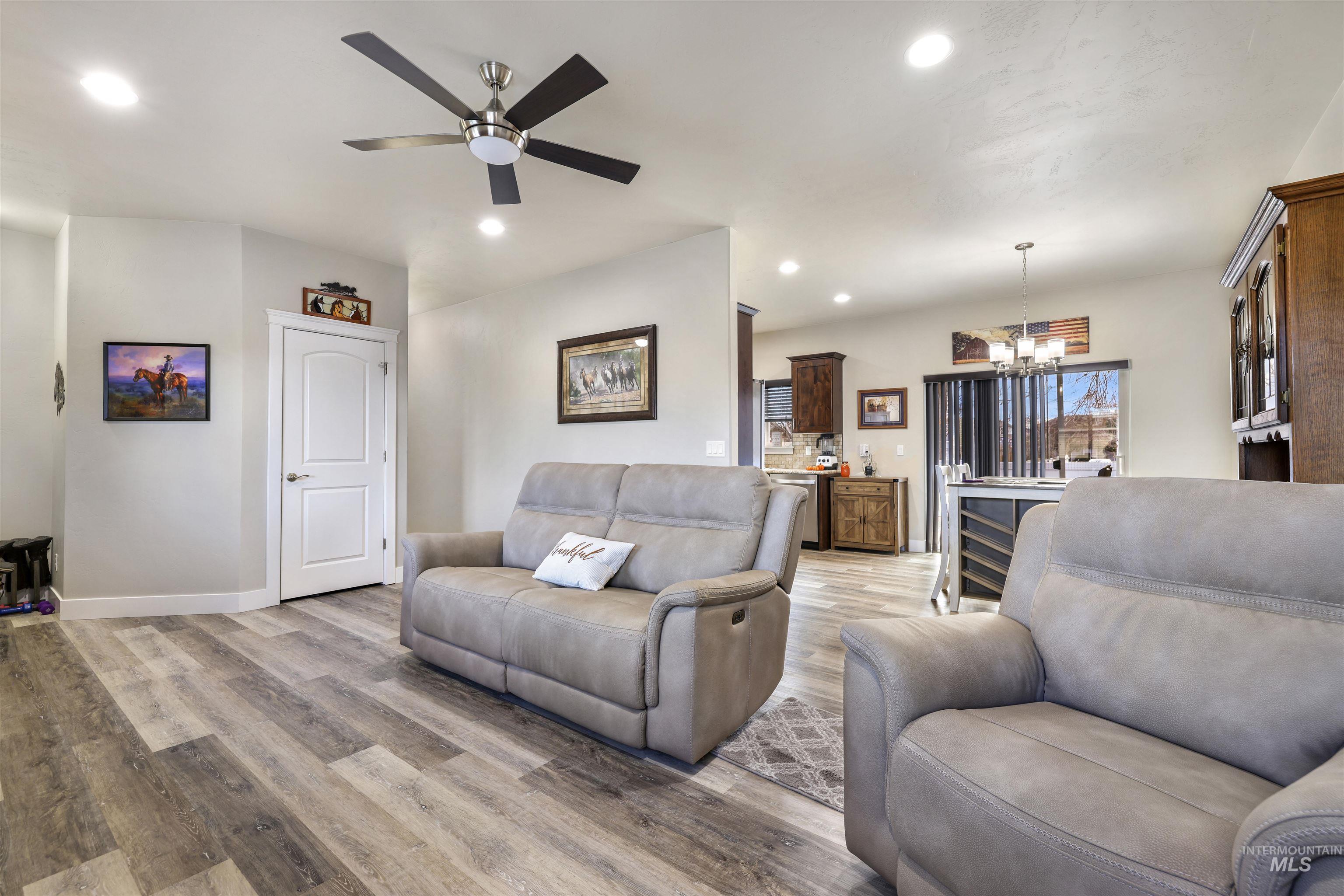 831 Lynx Dr, Jerome, Idaho 83338, 3 Bedrooms, 2 Bathrooms, Residential For Sale, Price $345,000, 98968544