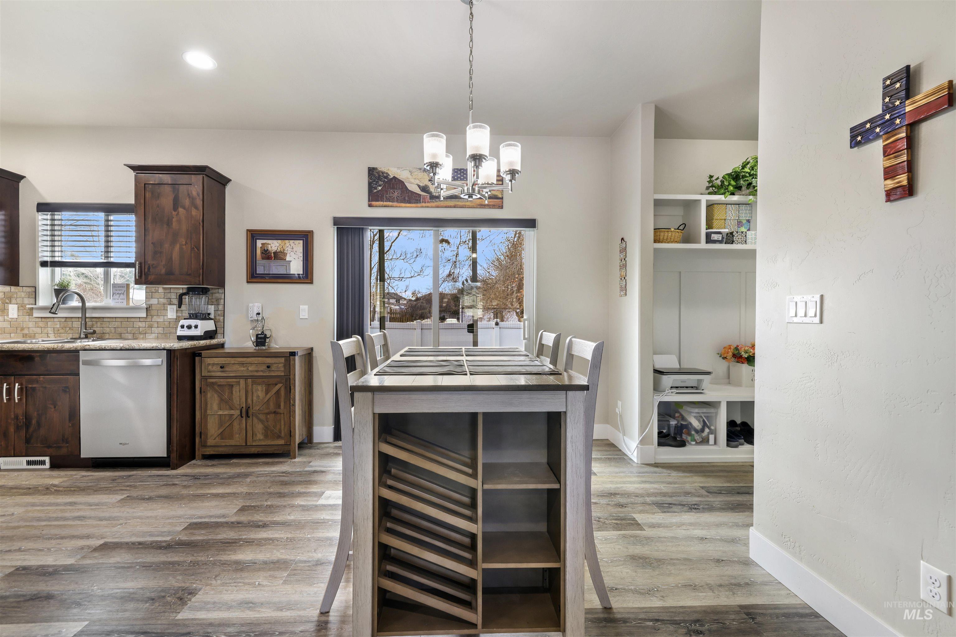 831 Lynx Dr, Jerome, Idaho 83338, 3 Bedrooms, 2 Bathrooms, Residential For Sale, Price $345,000, 98968544