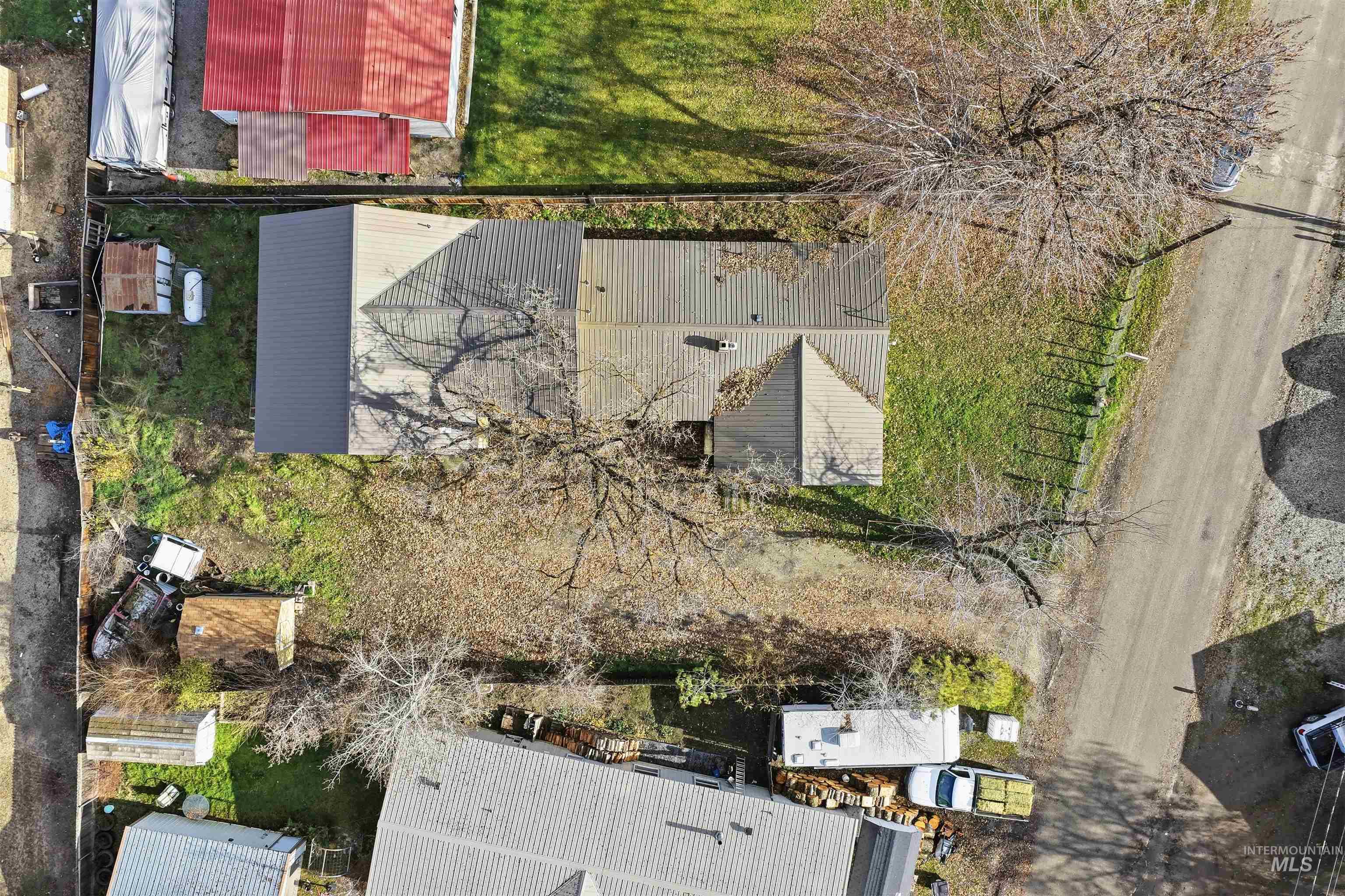 Aerial view of property and surrounding area