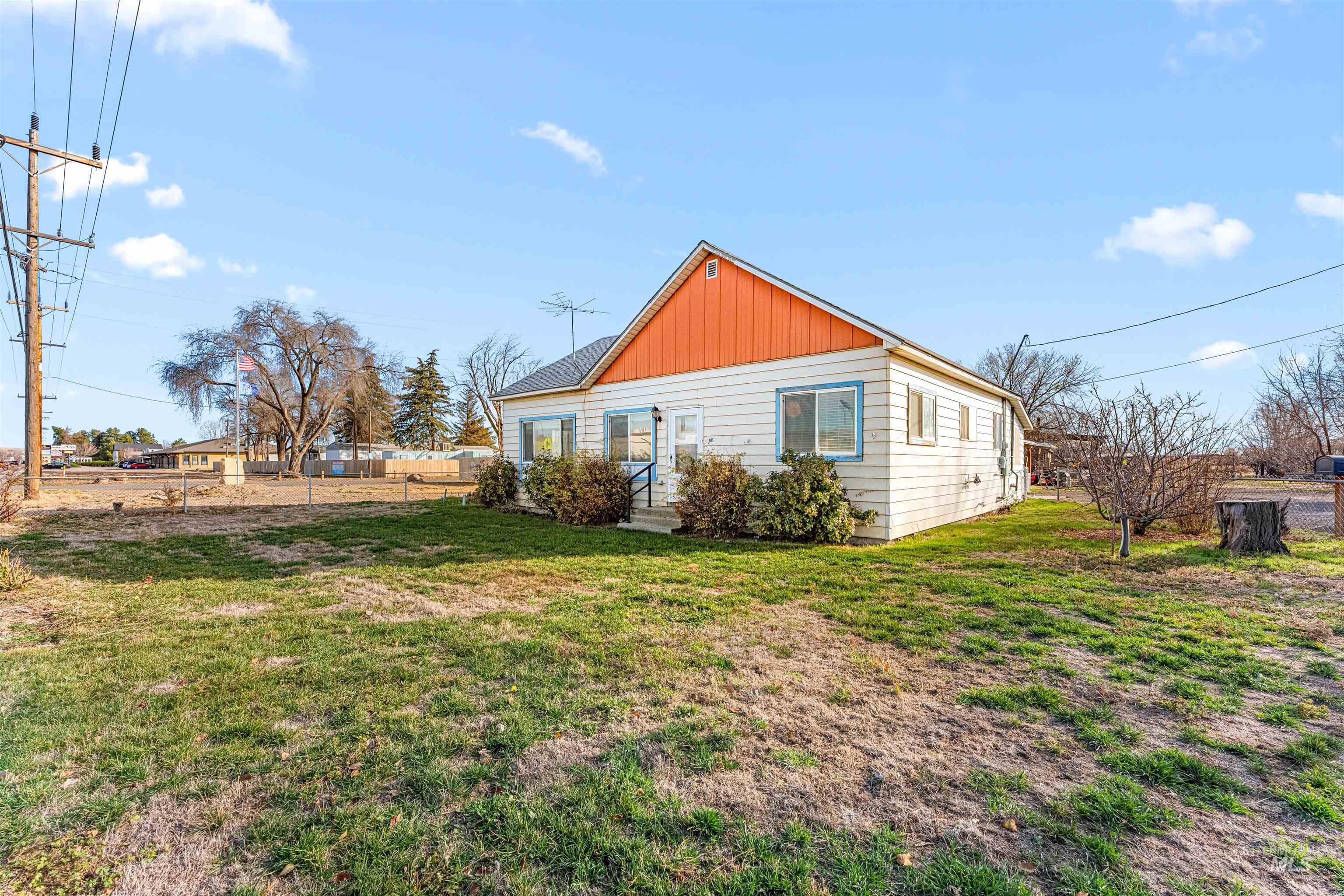 View of home's exterior