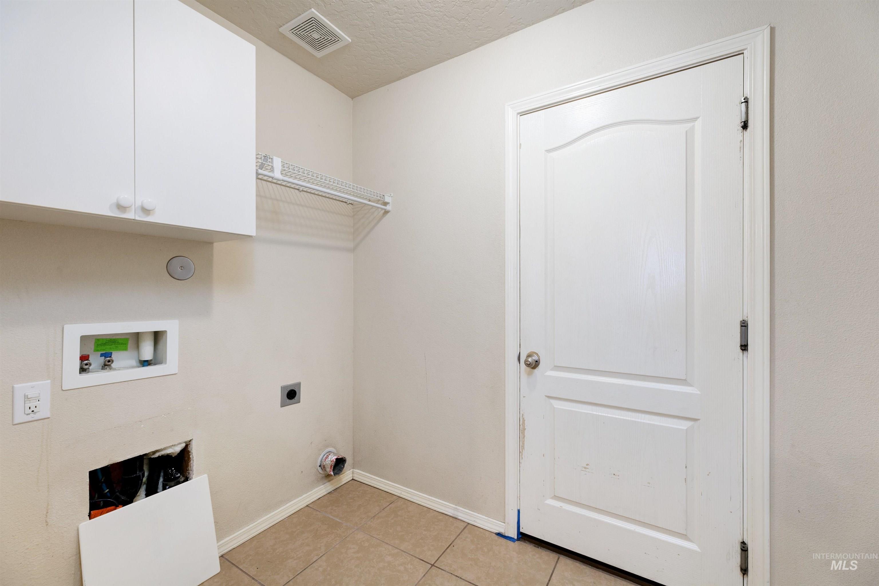 9266 W Lillywood Dr., Boise, Idaho 83709, 4 Bedrooms, 2.5 Bathrooms, Residential For Sale, Price $374,995, 98968549