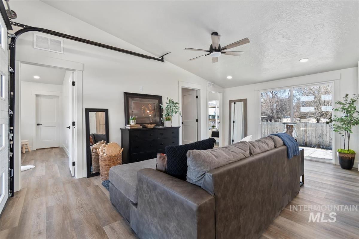 384 W London Street, Middleton, Idaho 83644, 1 Bedroom, 1 Bathroom, Rental For Rent, Price $1,350, 98968551