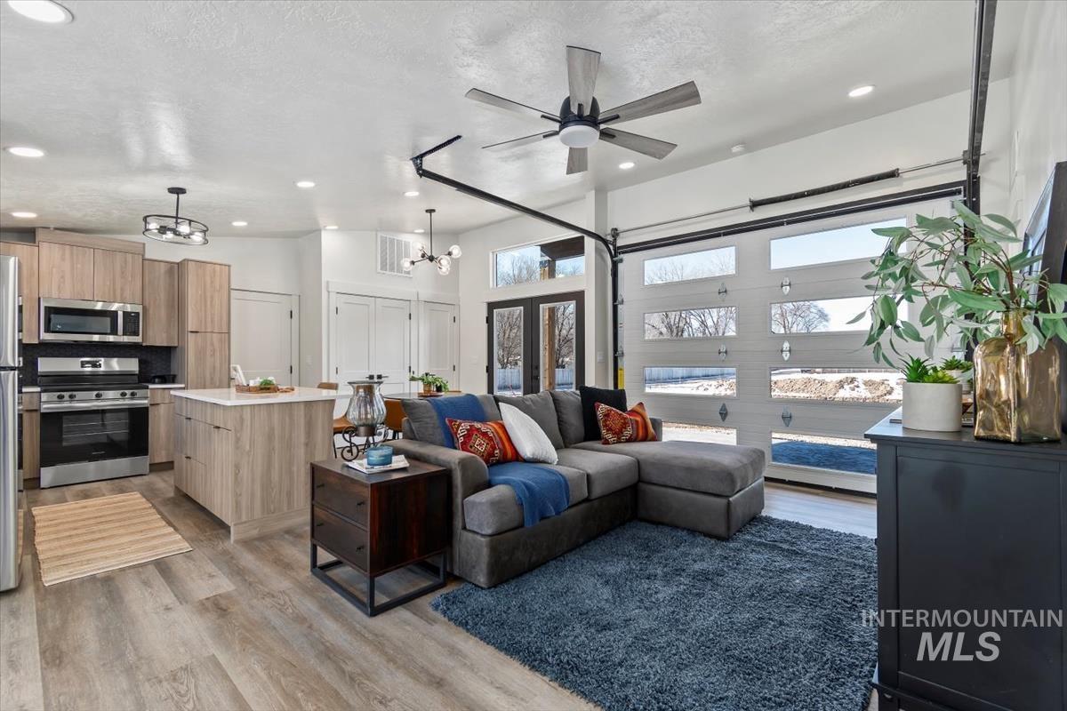 384 W London Street, Middleton, Idaho 83644, 1 Bedroom, 1 Bathroom, Rental For Rent, Price $1,350, 98968551