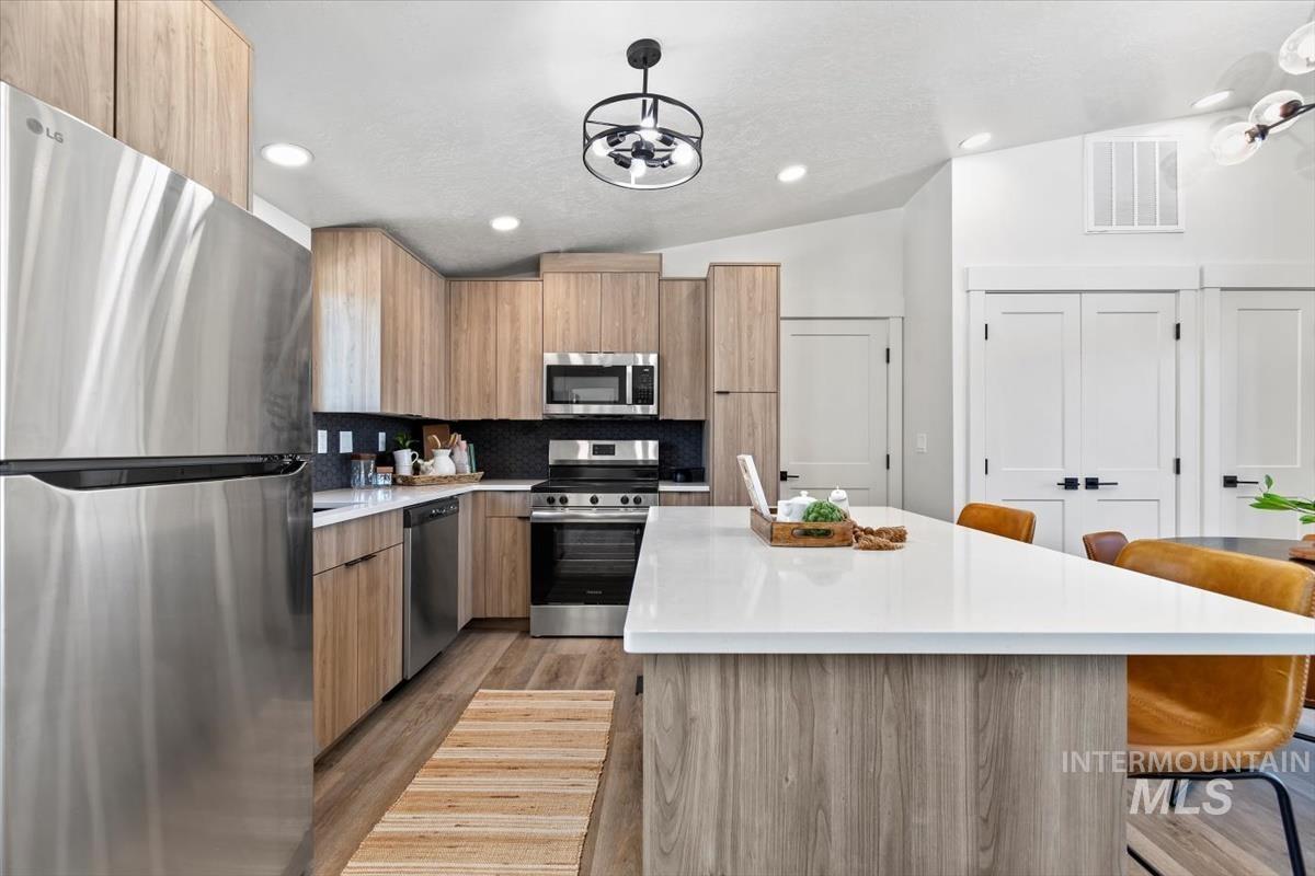 384 W London Street, Middleton, Idaho 83644, 1 Bedroom, 1 Bathroom, Rental For Rent, Price $1,350, 98968551