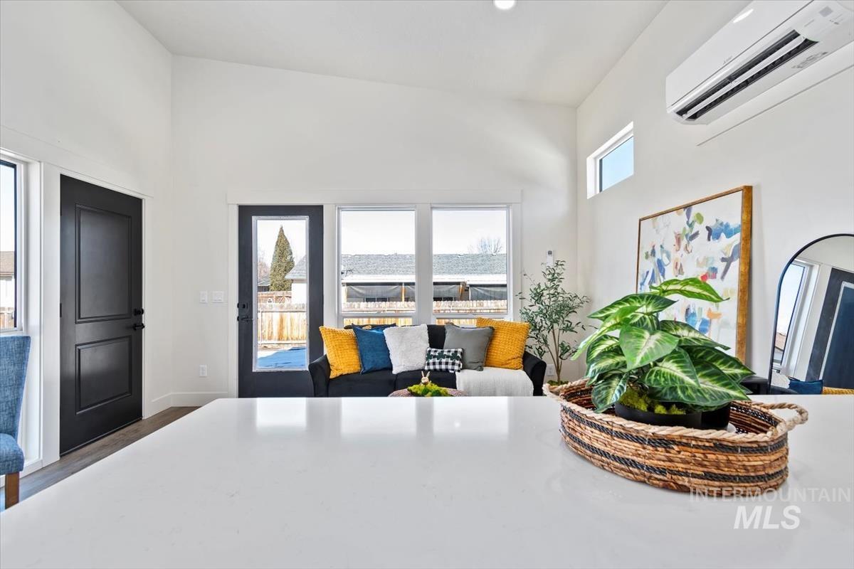 384 W London Street, Middleton, Idaho 83644, 1 Bedroom, 1 Bathroom, Rental For Rent, Price $1,350, 98968551