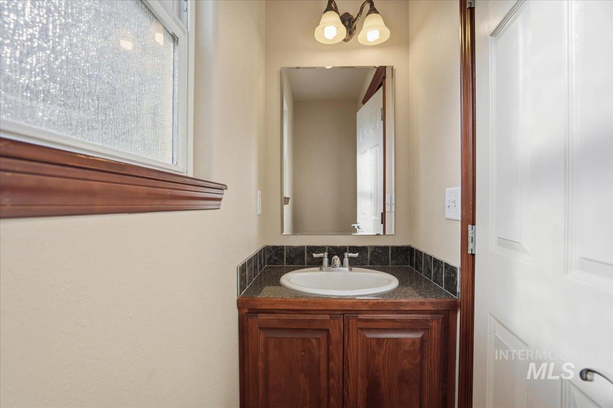 1117 S Spoonbill, Meridian, Idaho 83642, 3 Bedrooms, 2.5 Bathrooms, Residential For Sale, Price $415,000, 98968556