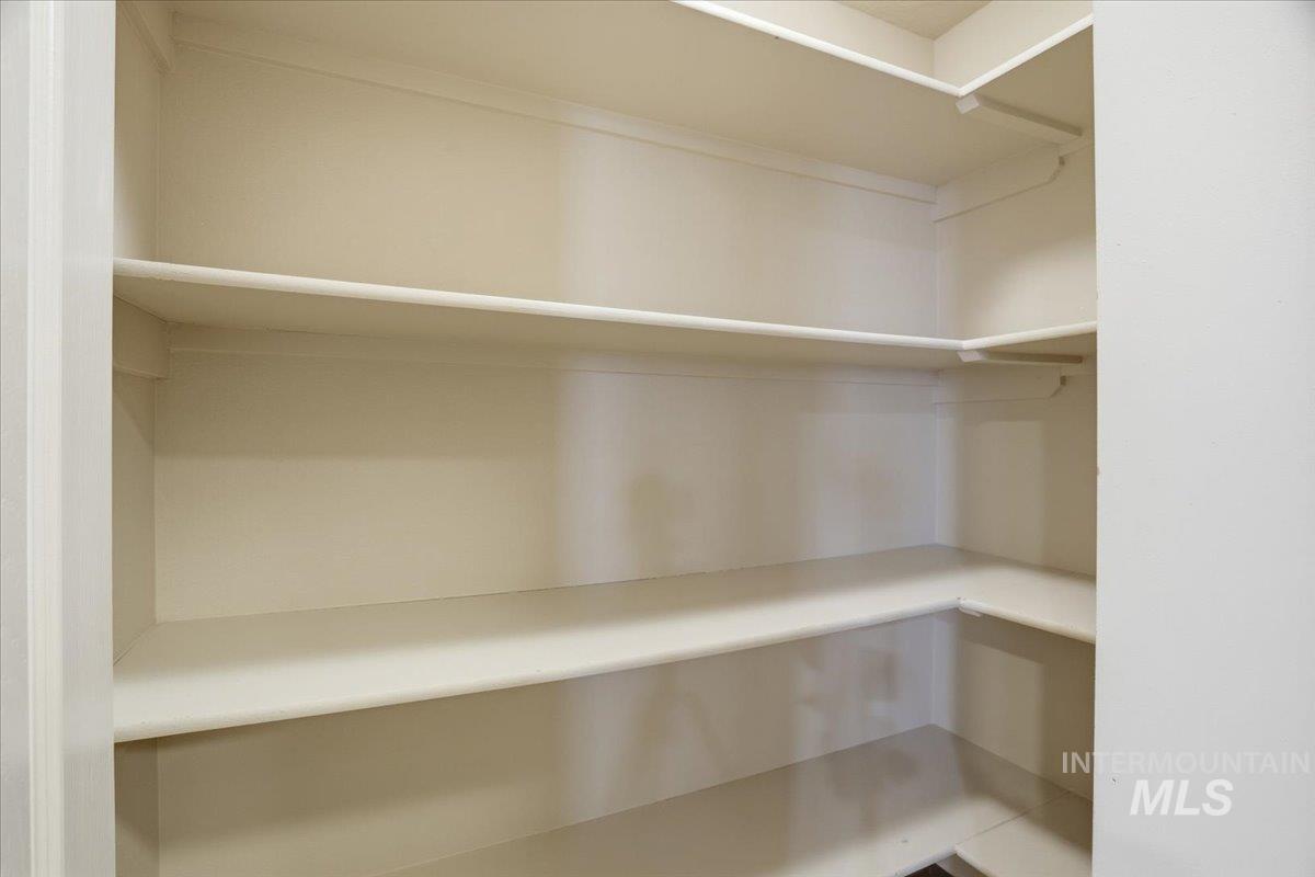 1117 S Spoonbill, Meridian, Idaho 83642, 3 Bedrooms, 2.5 Bathrooms, Residential For Sale, Price $415,000, 98968556