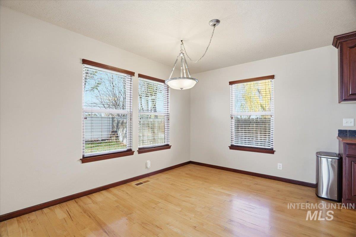 1117 S Spoonbill, Meridian, Idaho 83642, 3 Bedrooms, 2.5 Bathrooms, Residential For Sale, Price $415,000, 98968556