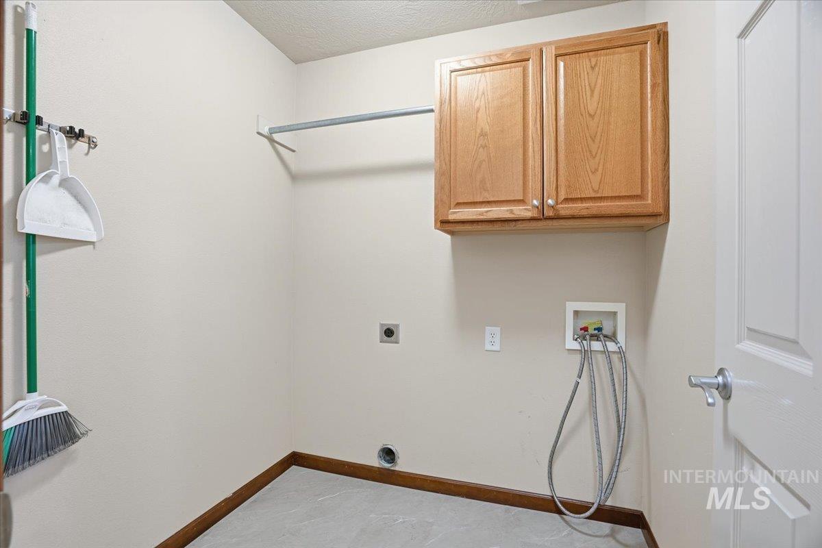 1117 S Spoonbill, Meridian, Idaho 83642, 3 Bedrooms, 2.5 Bathrooms, Residential For Sale, Price $415,000, 98968556