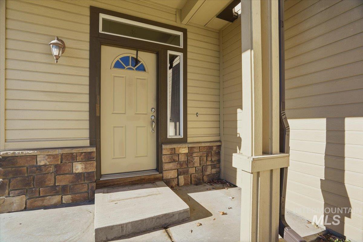 1117 S Spoonbill, Meridian, Idaho 83642, 3 Bedrooms, 2.5 Bathrooms, Residential For Sale, Price $415,000, 98968556