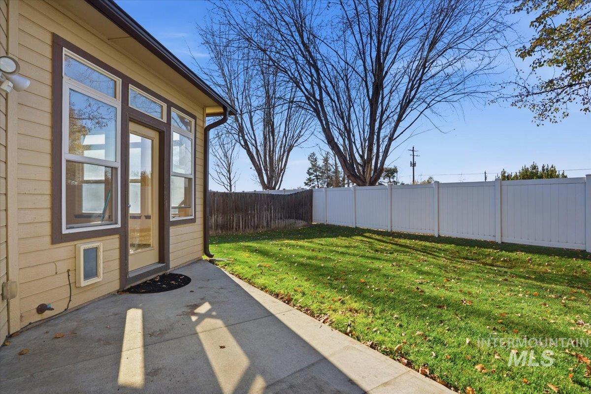 1117 S Spoonbill, Meridian, Idaho 83642, 3 Bedrooms, 2.5 Bathrooms, Residential For Sale, Price $415,000, 98968556