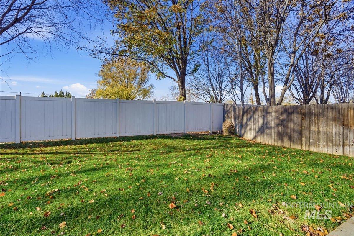 1117 S Spoonbill, Meridian, Idaho 83642, 3 Bedrooms, 2.5 Bathrooms, Residential For Sale, Price $415,000, 98968556