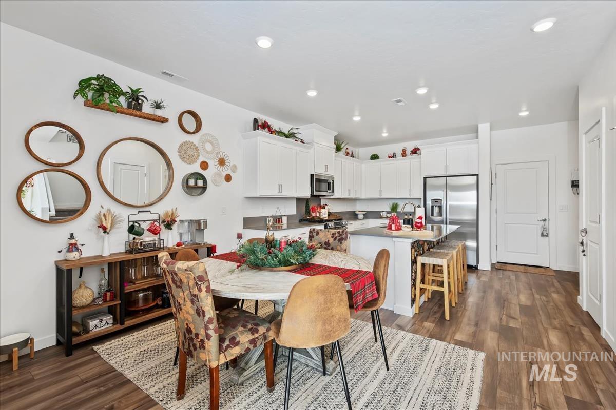 4248 W Perspective St, Eagle, Idaho 83616, 3 Bedrooms, 2.5 Bathrooms, Residential For Sale, Price $370,000, 98968564