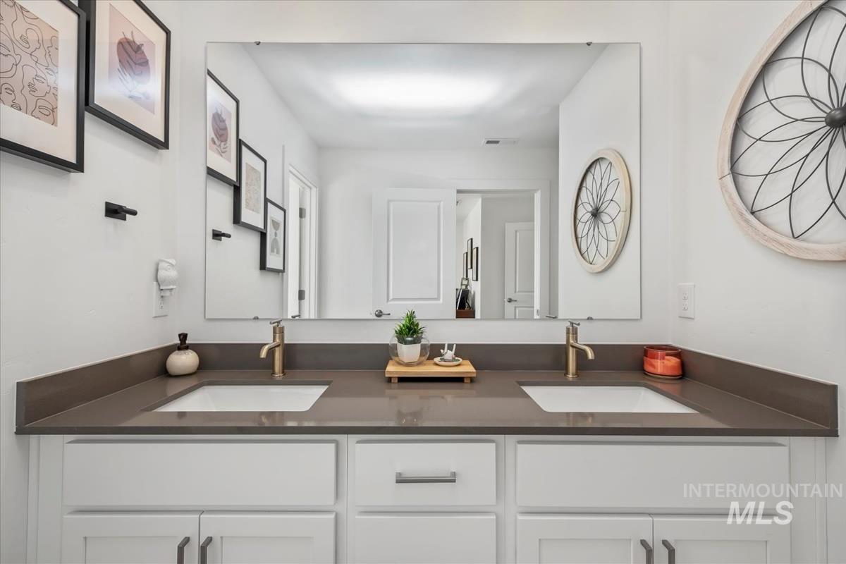 4248 W Perspective St, Eagle, Idaho 83616, 3 Bedrooms, 2.5 Bathrooms, Residential For Sale, Price $370,000, 98968564