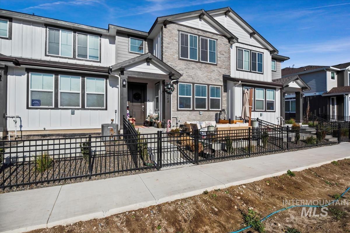 4248 W Perspective St, Eagle, Idaho 83616, 3 Bedrooms, 2.5 Bathrooms, Residential For Sale, Price $370,000, 98968564