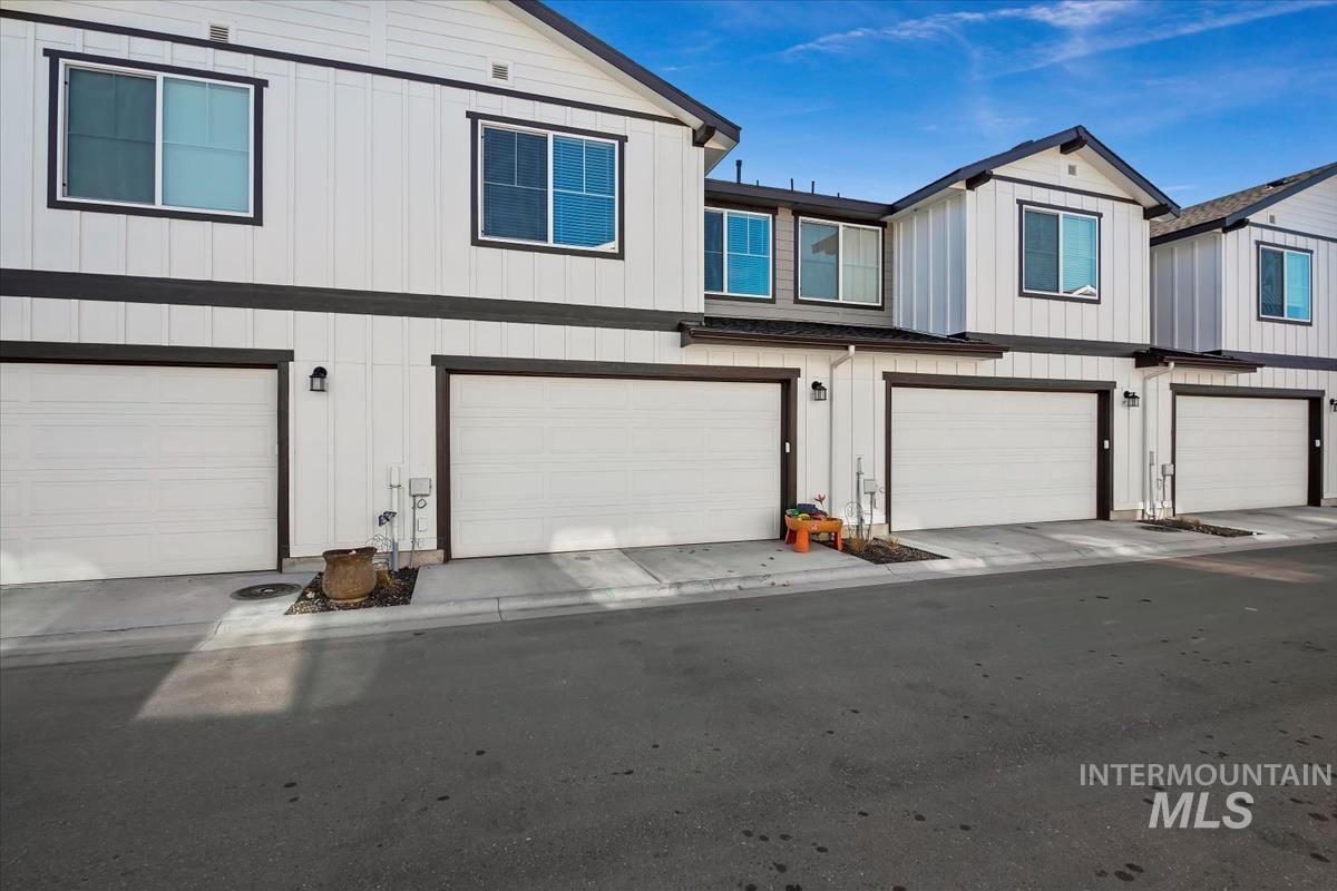 4248 W Perspective St, Eagle, Idaho 83616, 3 Bedrooms, 2.5 Bathrooms, Residential For Sale, Price $370,000, 98968564