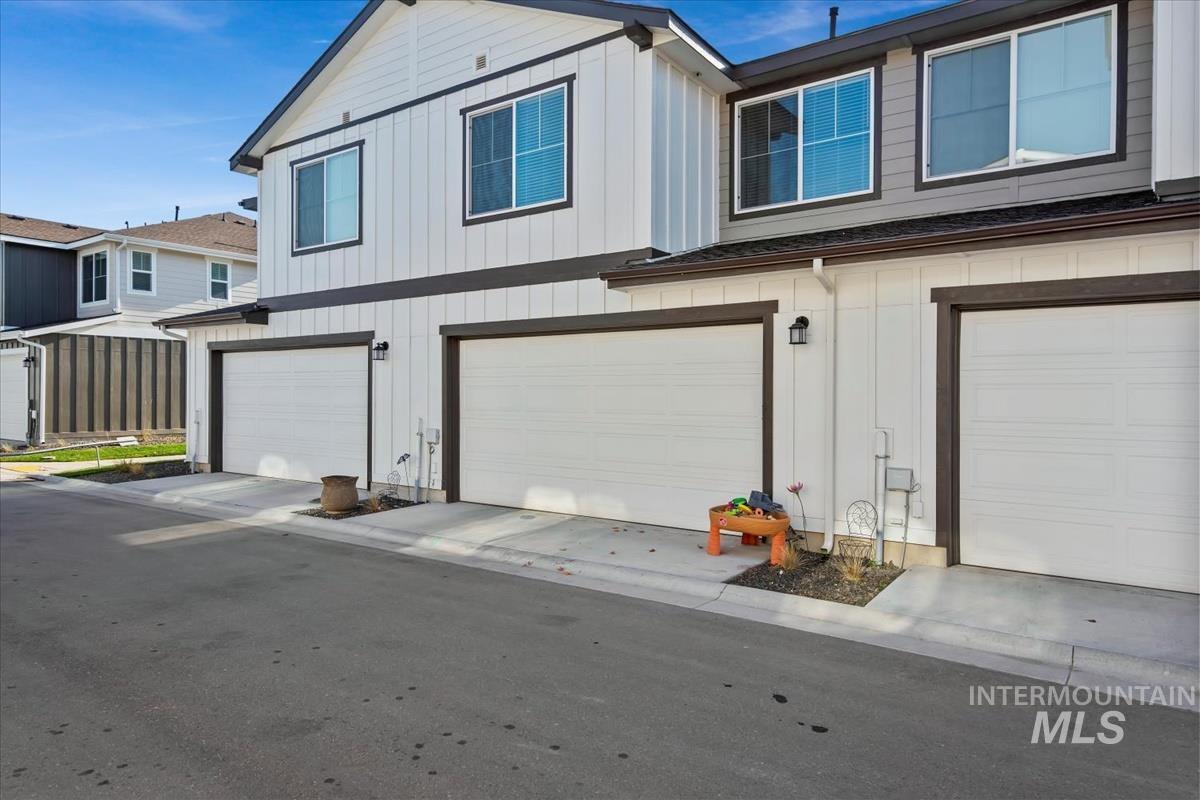 4248 W Perspective St, Eagle, Idaho 83616, 3 Bedrooms, 2.5 Bathrooms, Residential For Sale, Price $370,000, 98968564