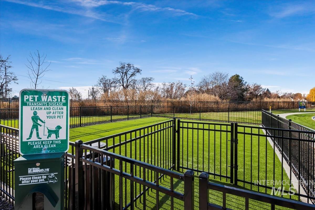 4248 W Perspective St, Eagle, Idaho 83616, 3 Bedrooms, 2.5 Bathrooms, Residential For Sale, Price $370,000, 98968564