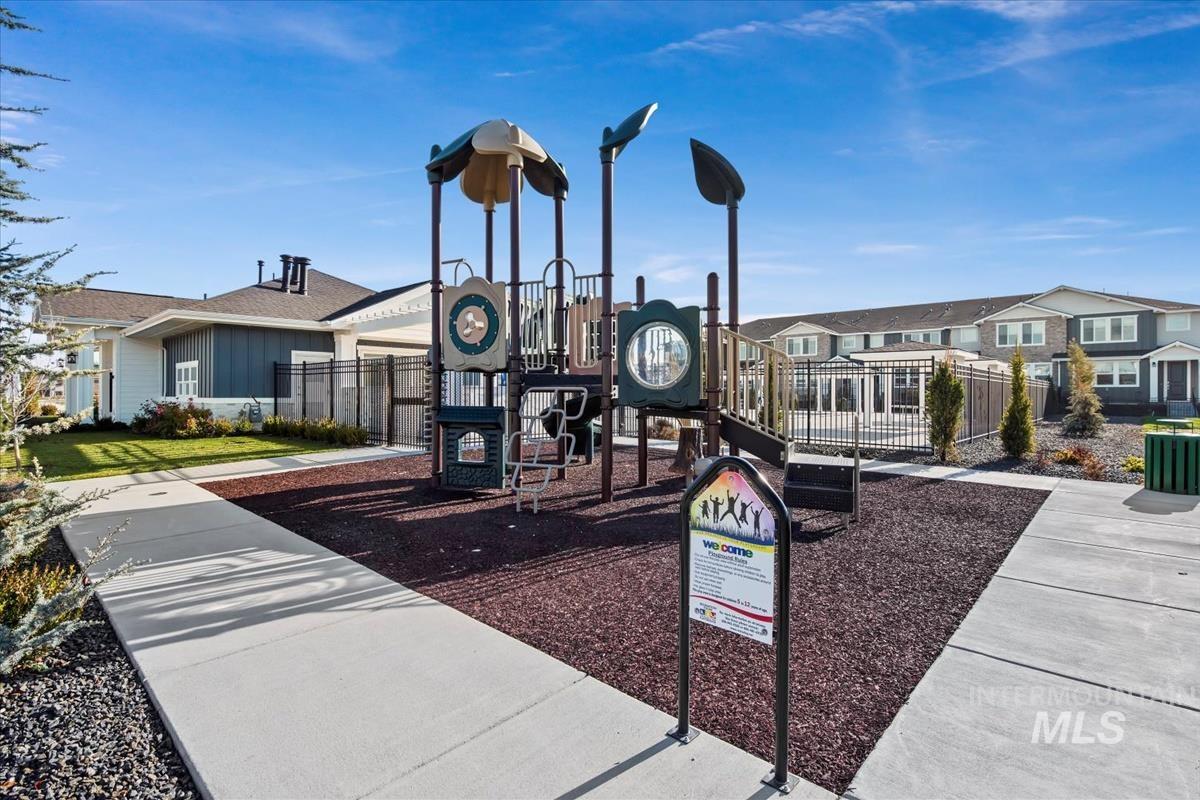 4248 W Perspective St, Eagle, Idaho 83616, 3 Bedrooms, 2.5 Bathrooms, Residential For Sale, Price $370,000, 98968564