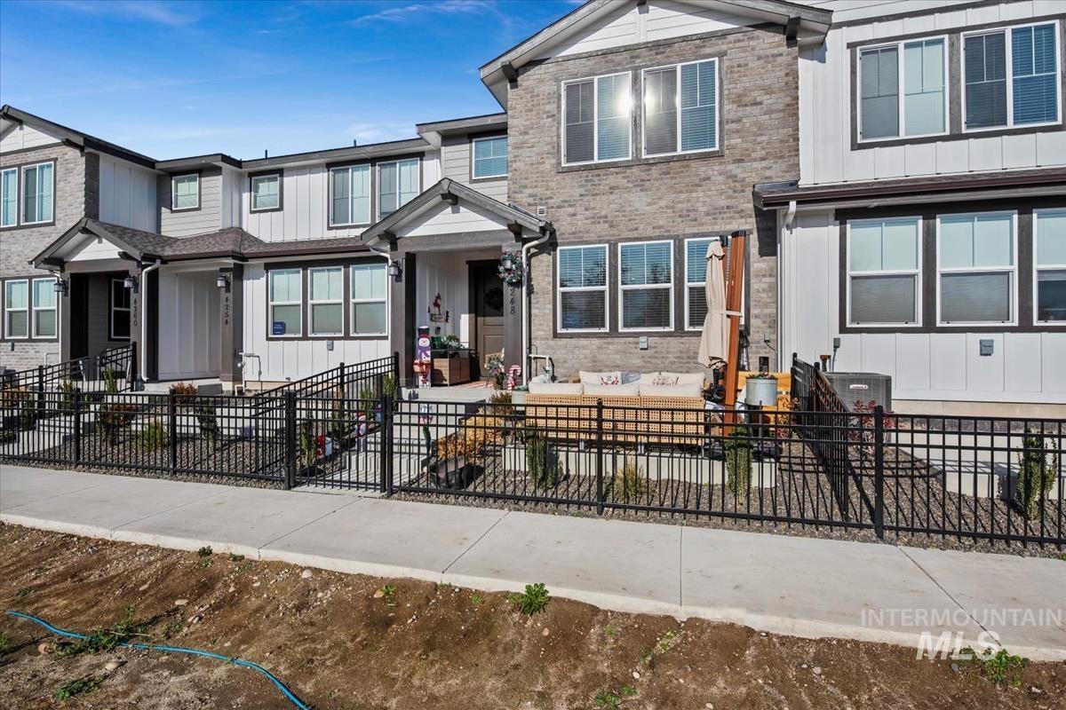 4248 W Perspective St, Eagle, Idaho 83616, 3 Bedrooms, 2.5 Bathrooms, Residential For Sale, Price $370,000, 98968564