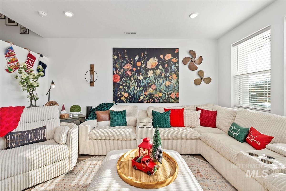 4248 W Perspective St, Eagle, Idaho 83616, 3 Bedrooms, 2.5 Bathrooms, Residential For Sale, Price $370,000, 98968564