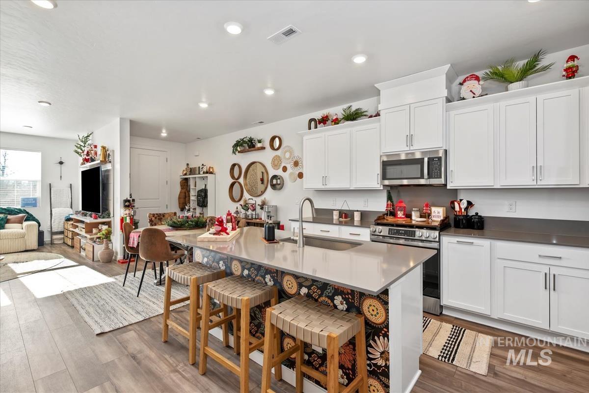 4248 W Perspective St, Eagle, Idaho 83616, 3 Bedrooms, 2.5 Bathrooms, Residential For Sale, Price $370,000, 98968564