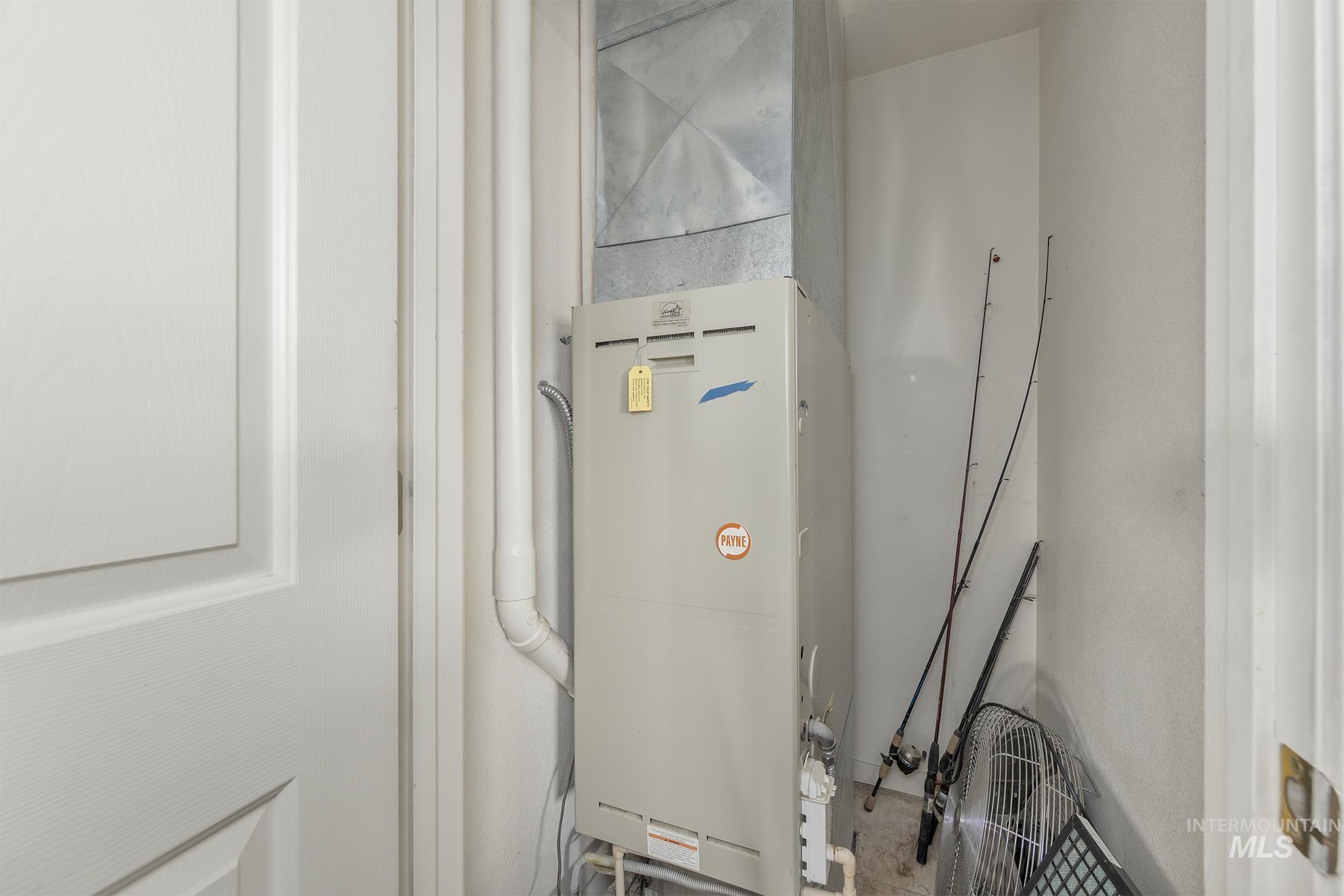 Utilities with heating unit